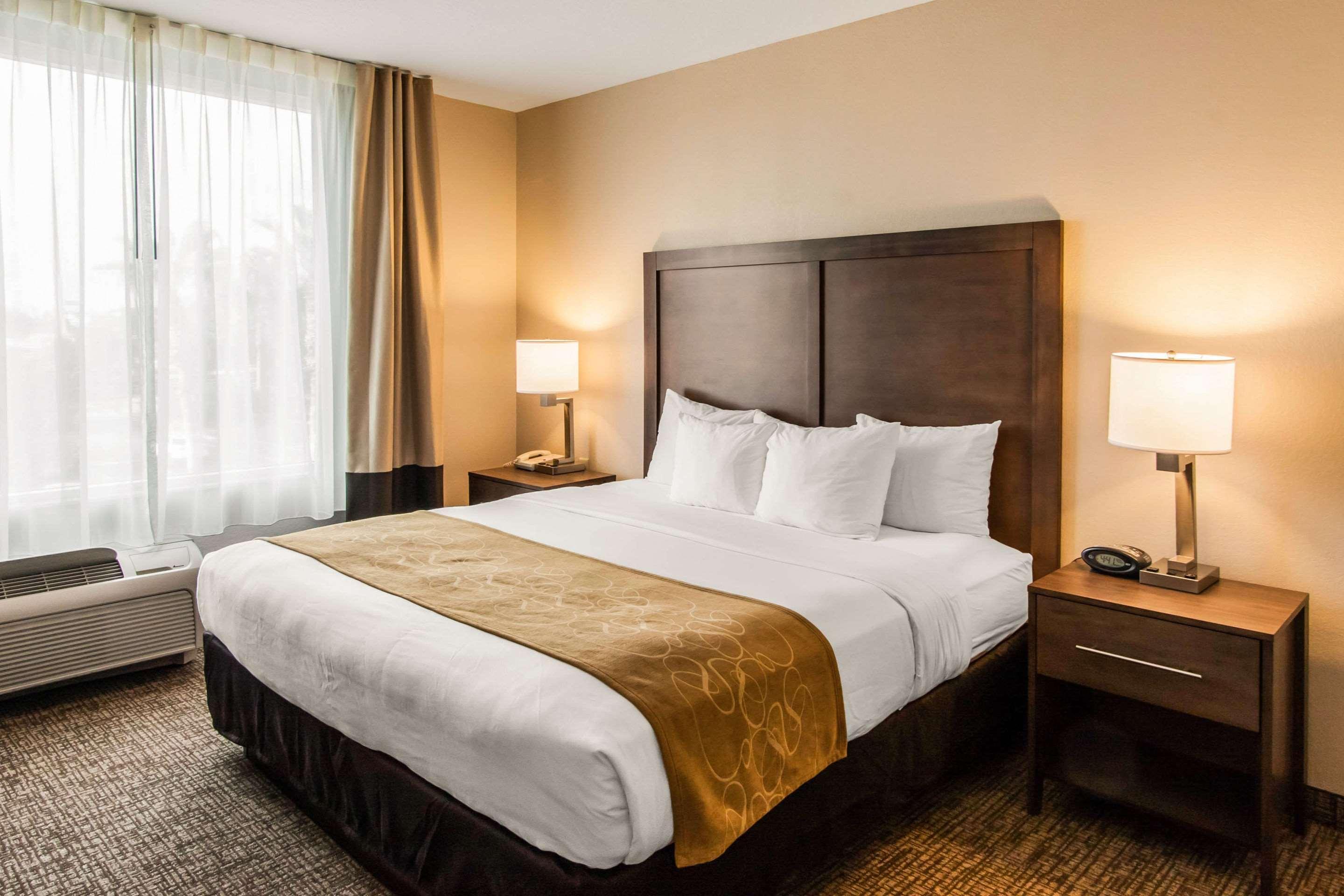 Comfort Maingate East Hotel