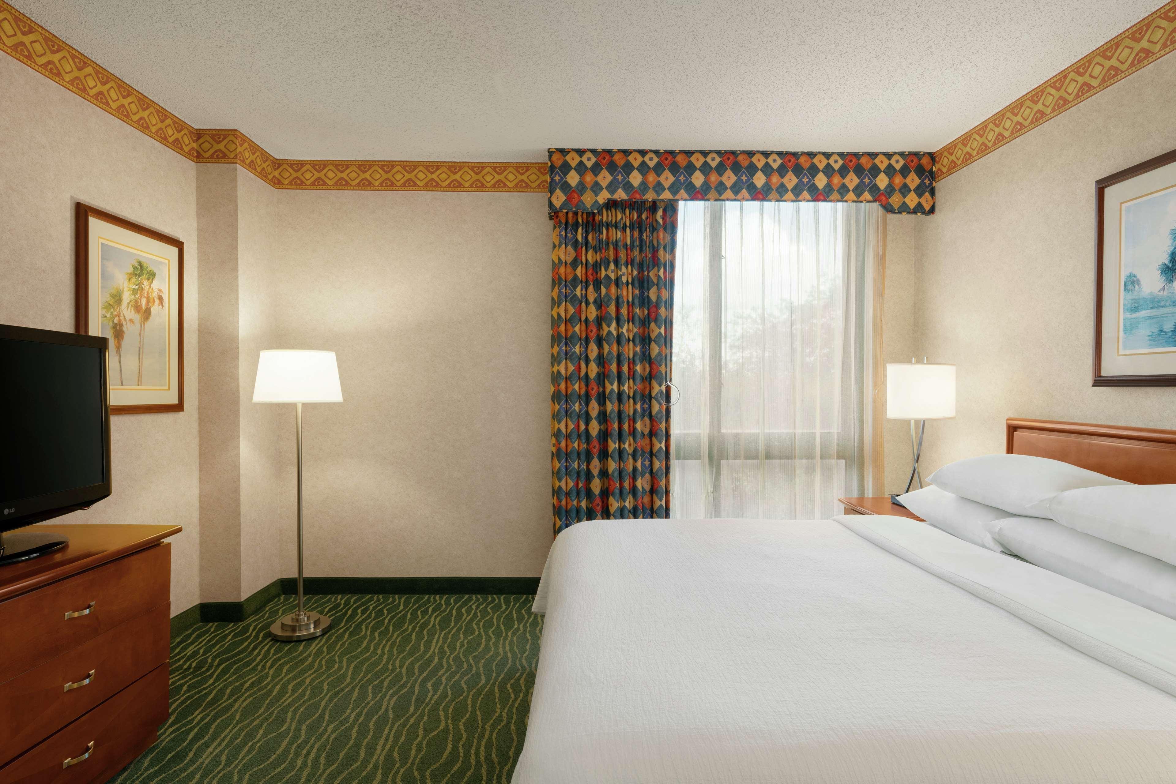 Embassy By Hilton Usf Near Busch Gardens Hotel