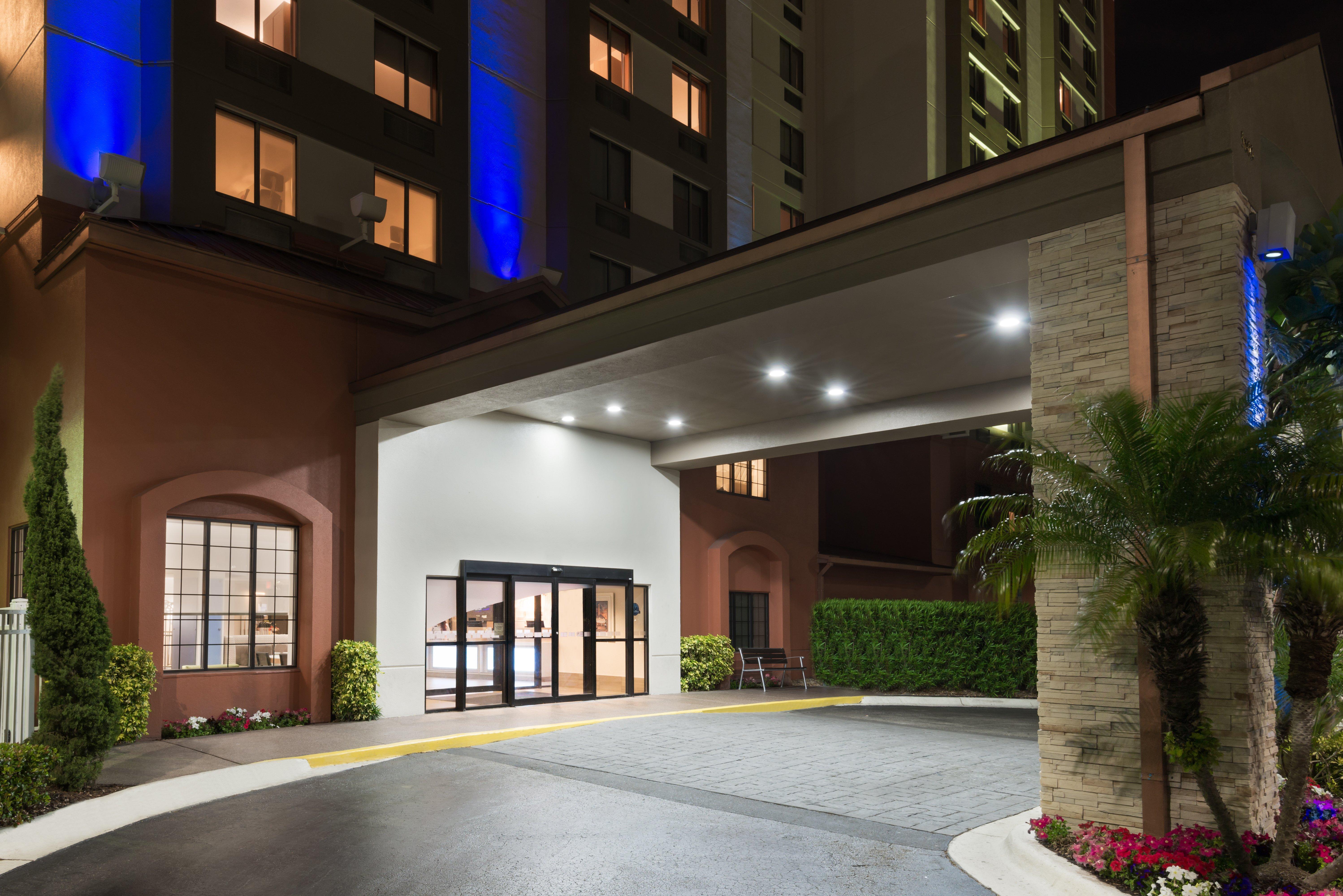 Express & - Nearest Universal By Ihg 3*