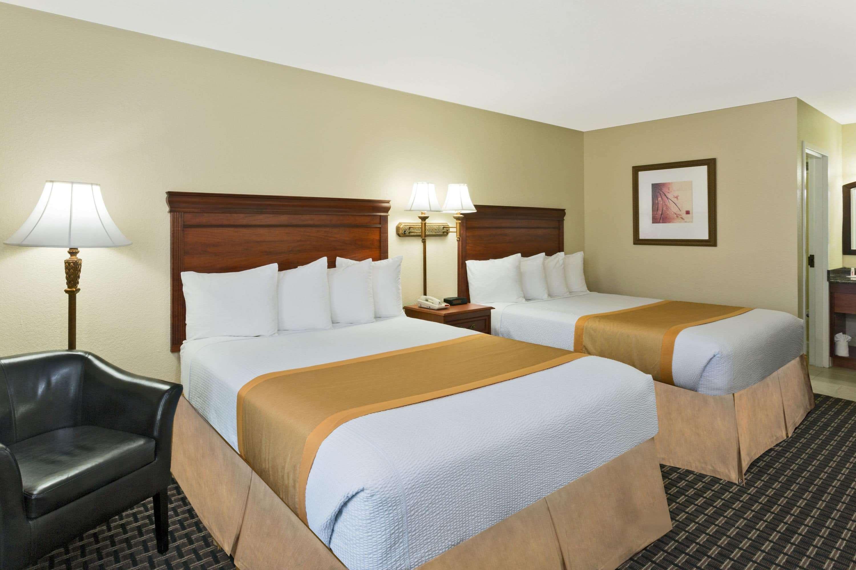 Days By Wyndham Town Center