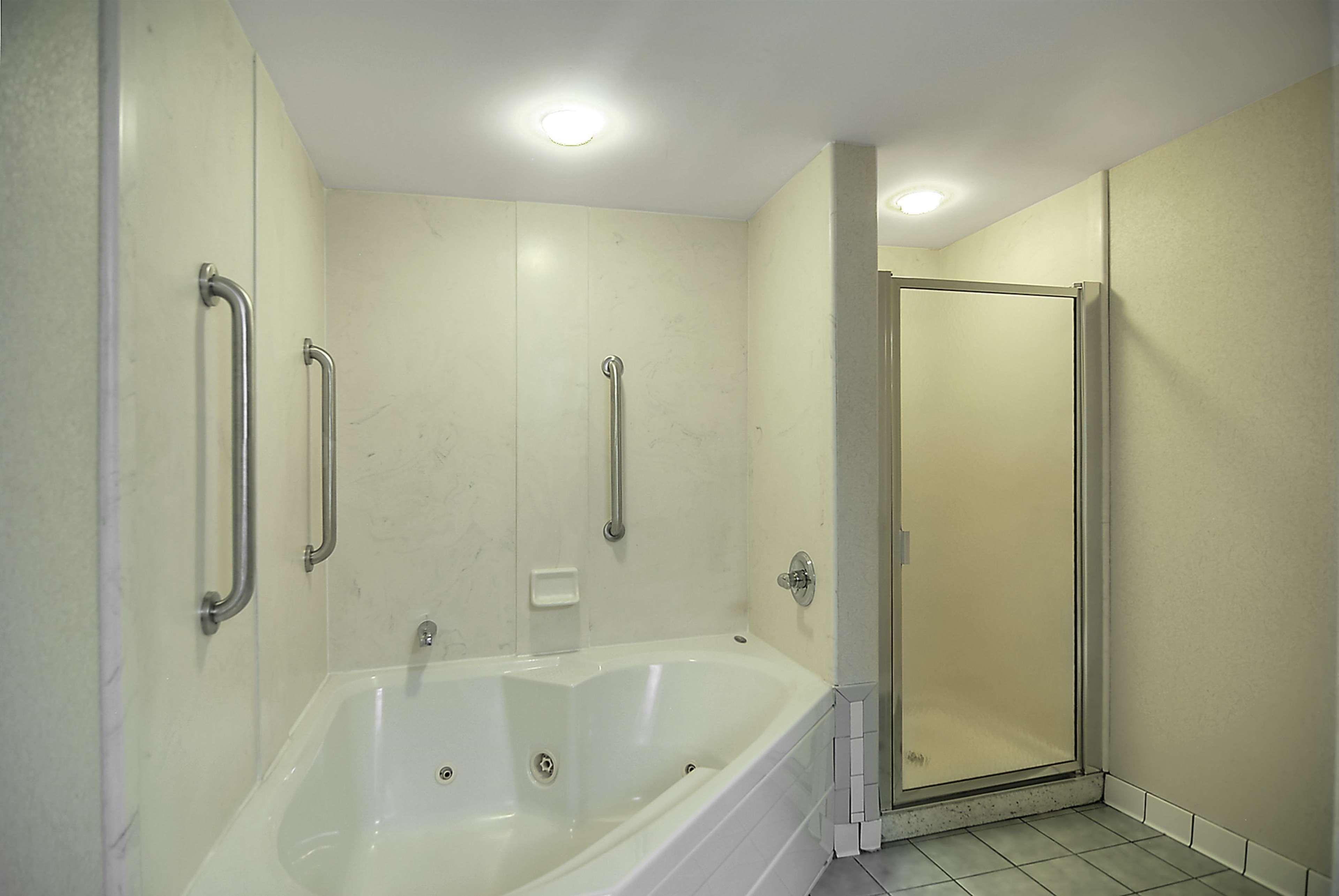 Hotel Hampton 3*