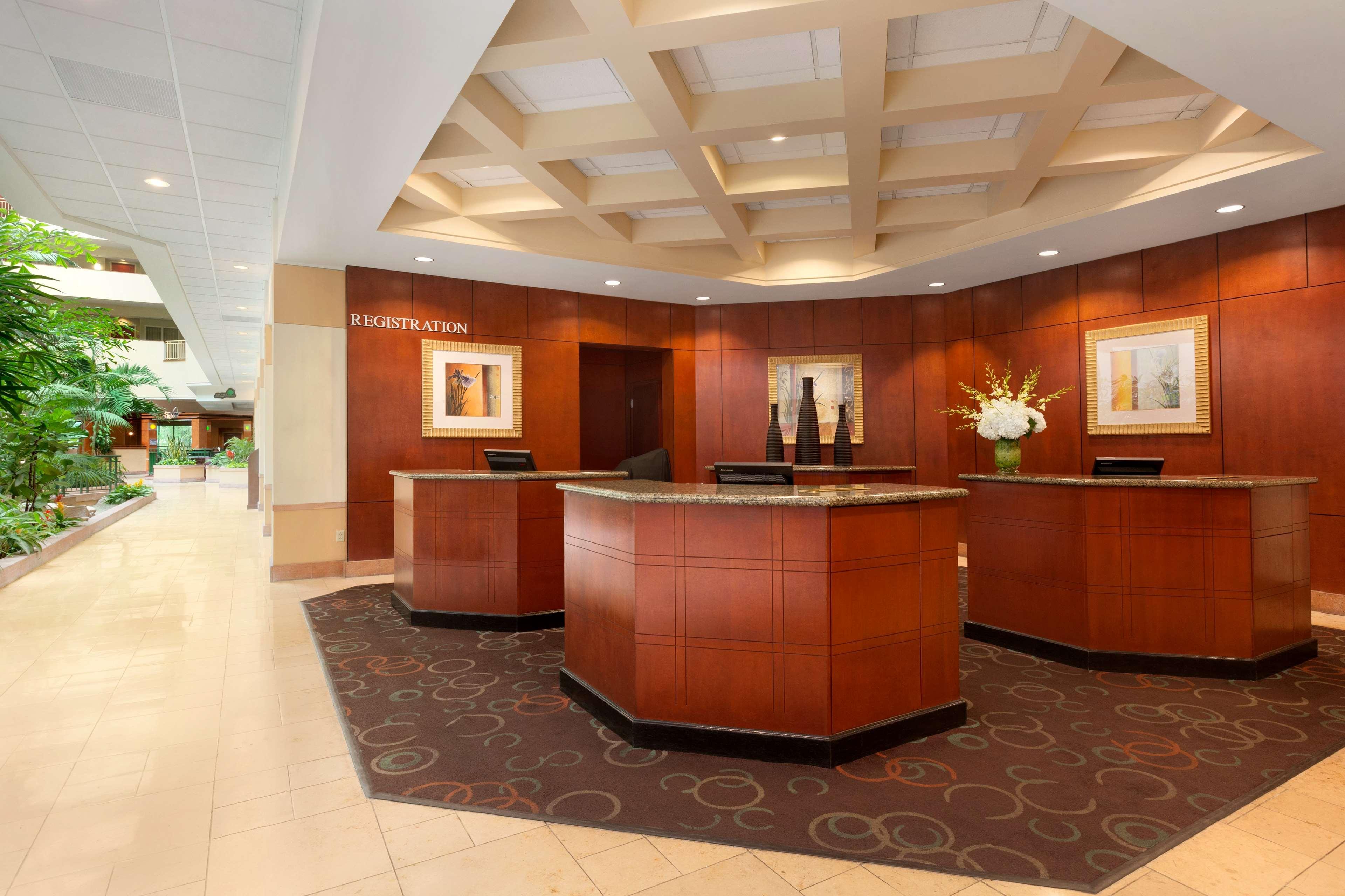 Embassy By Hilton Usf Near Busch Gardens 3* Tampa