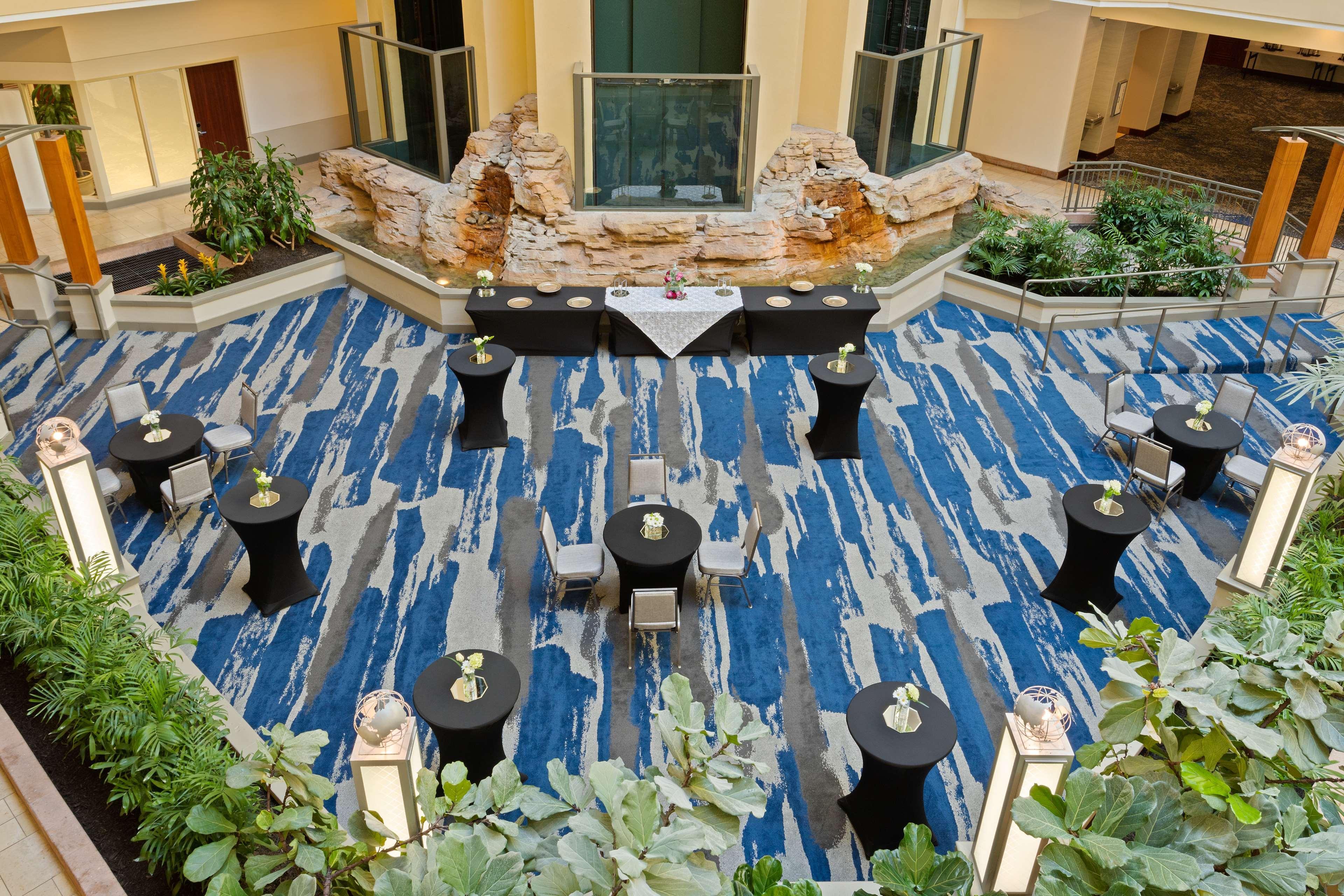 Embassy By Hilton Usf Near Busch Gardens 3* Tampa