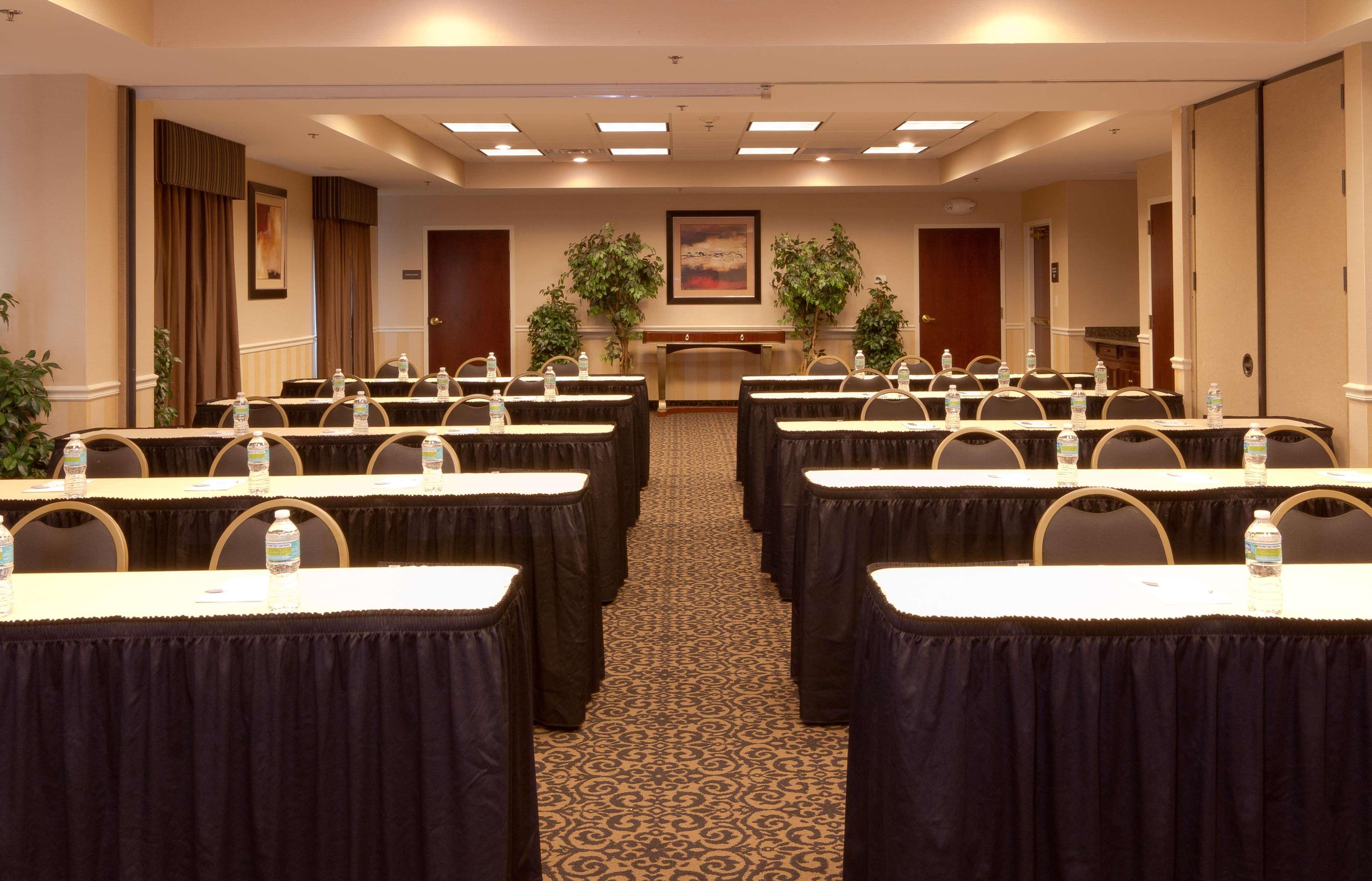 Hampton & Jacksonville-airport Hotel 3*
