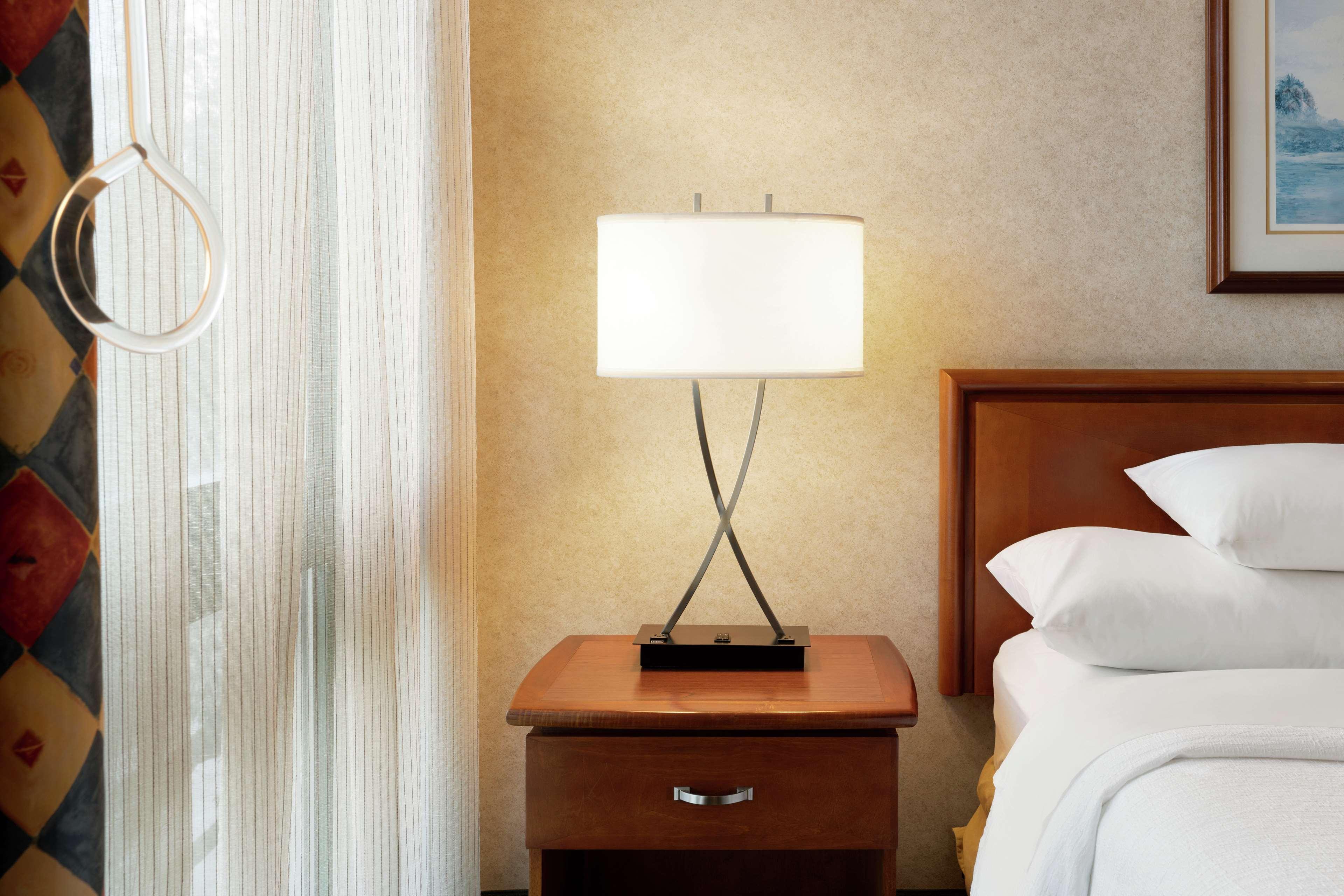 Embassy By Hilton Usf Near Busch Gardens Hotel 3*