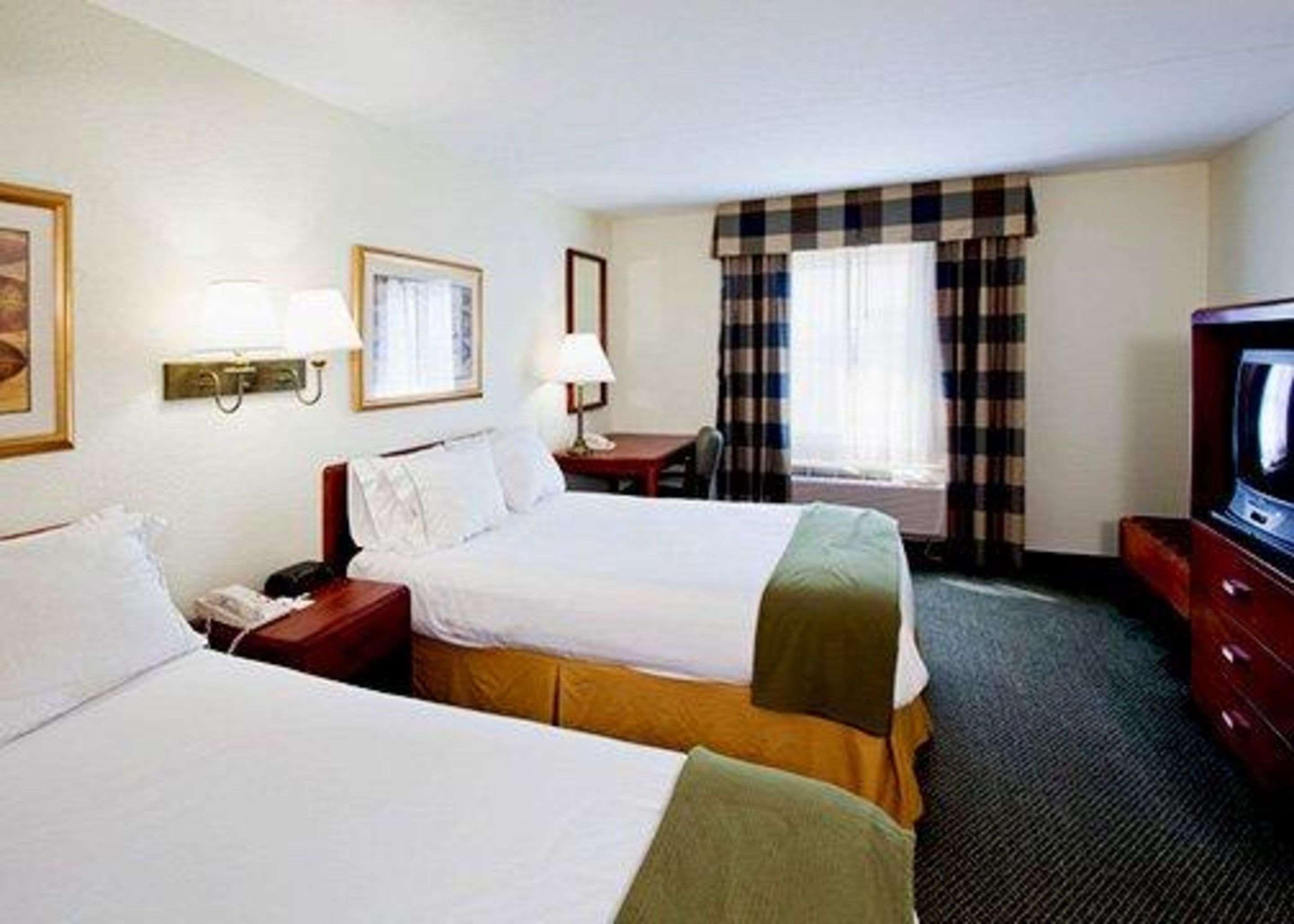 Econo Lodge *