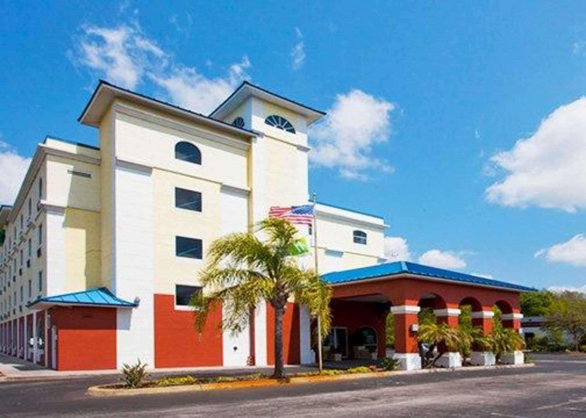 Lodge Econo Wesley Chapel