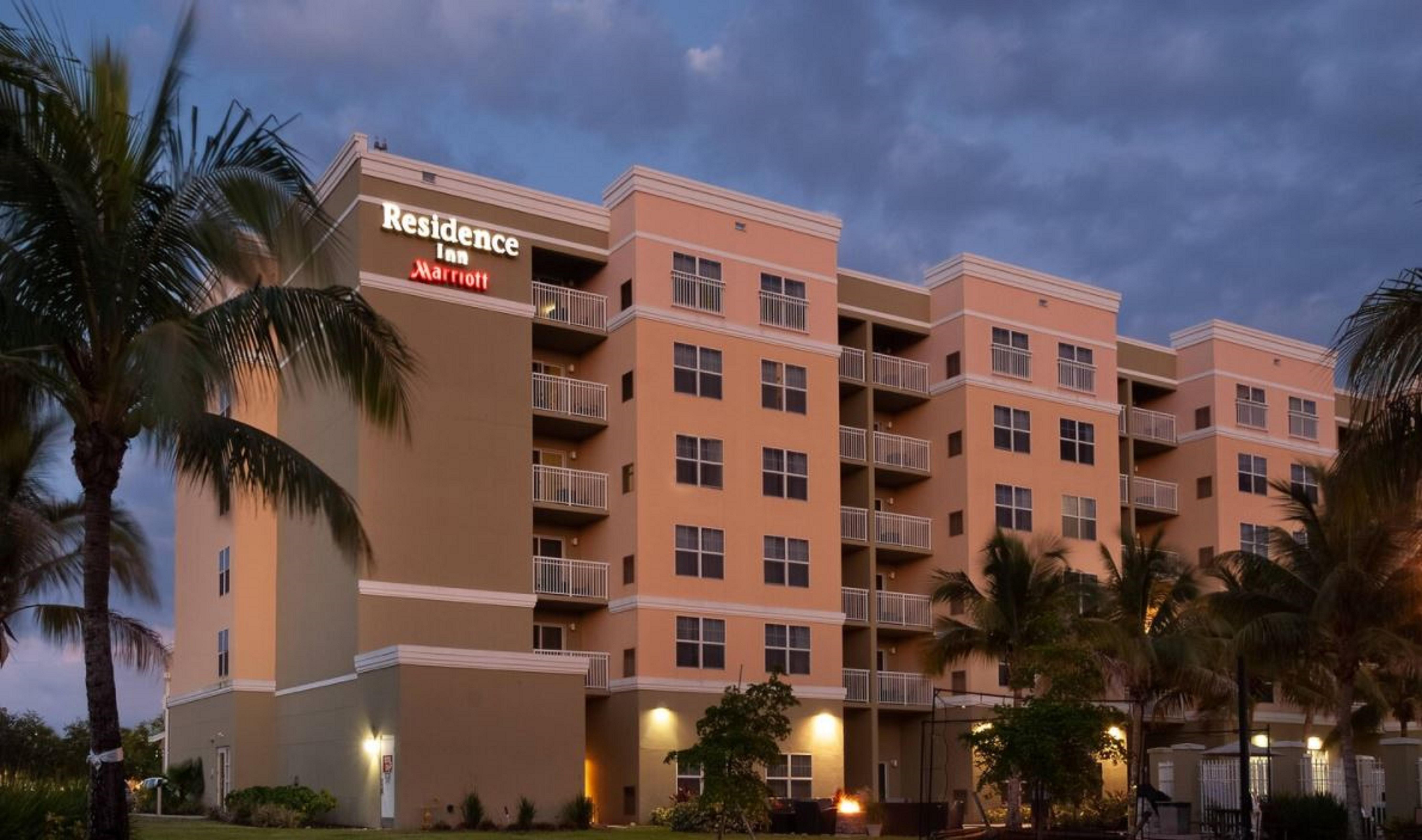Myers Sanibel Hotel Truckland