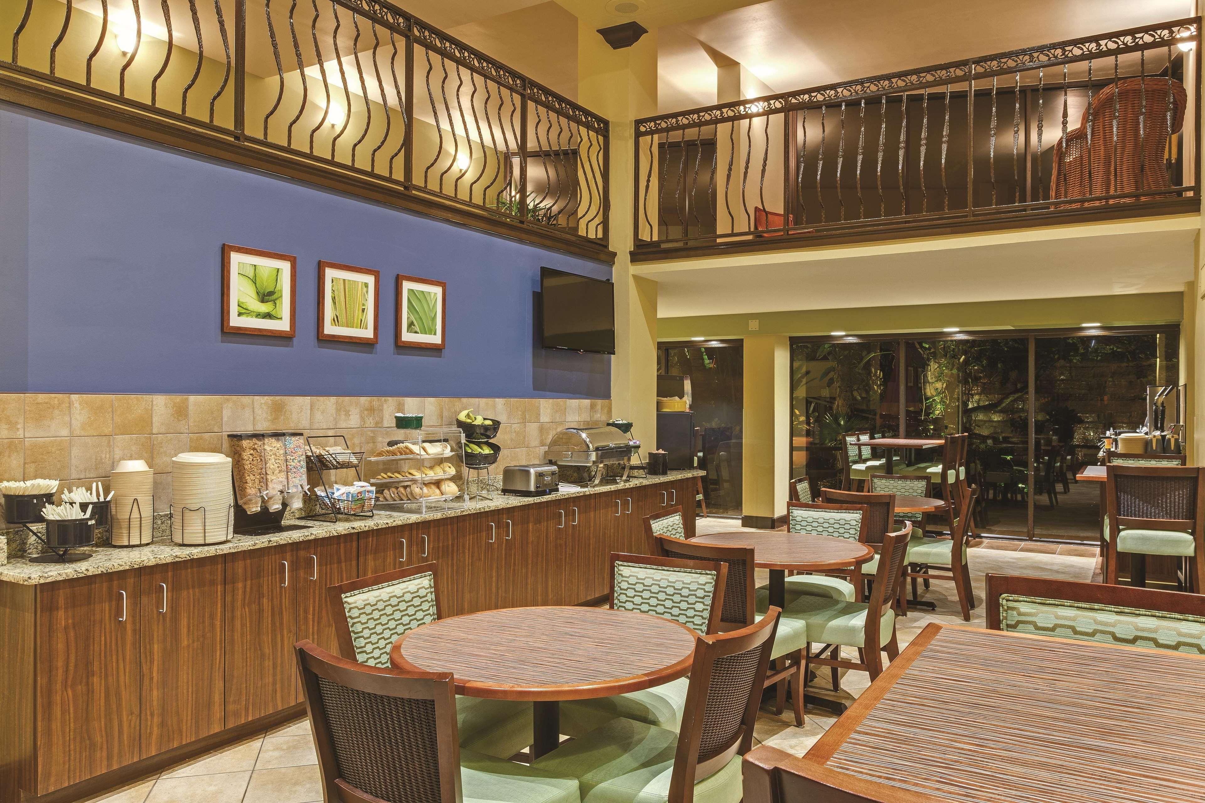 Hotel La Quinta By Wyndham Cocoa Oceanfront