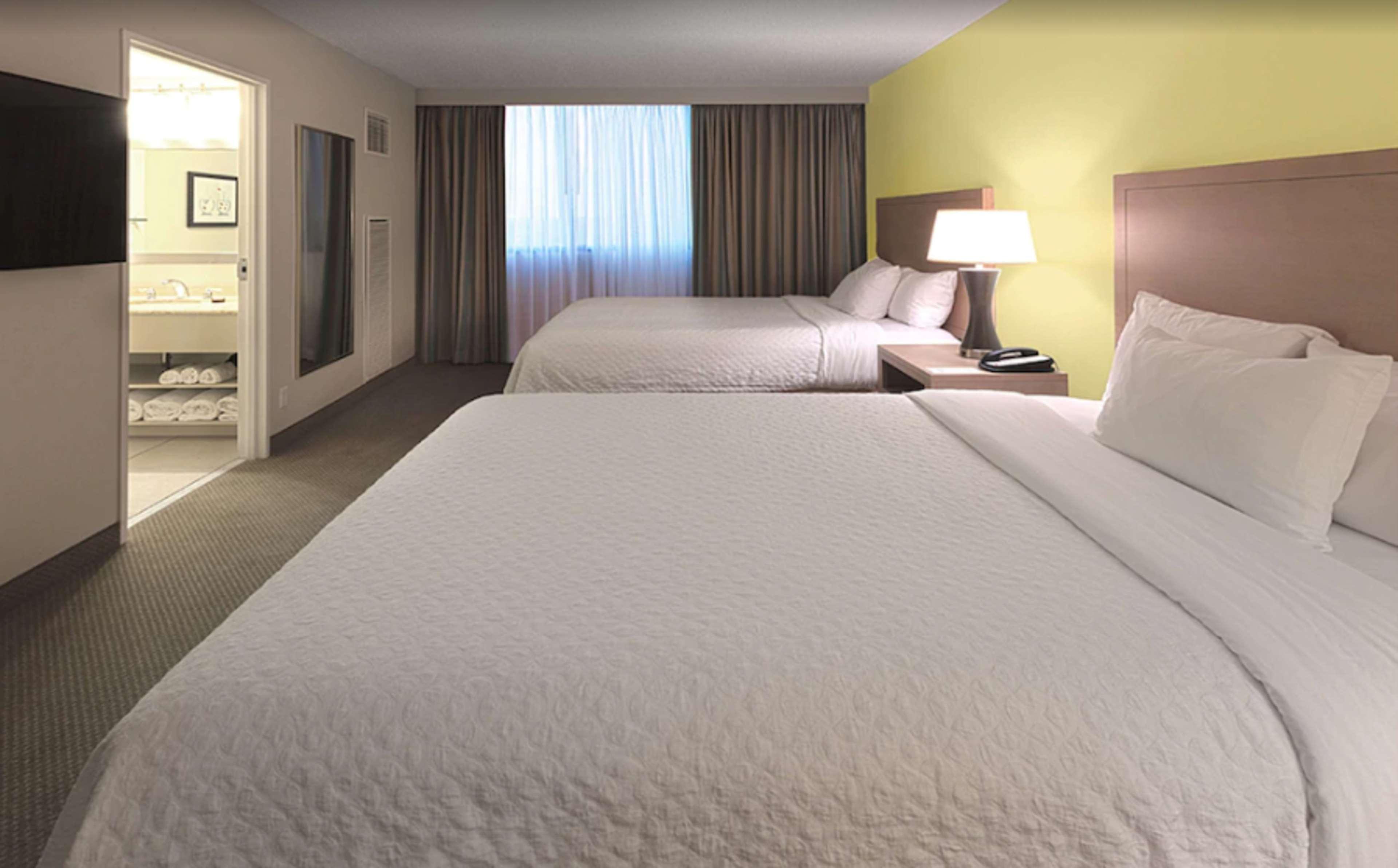 Embassy By Hilton Airport Westshore Hotel 3*