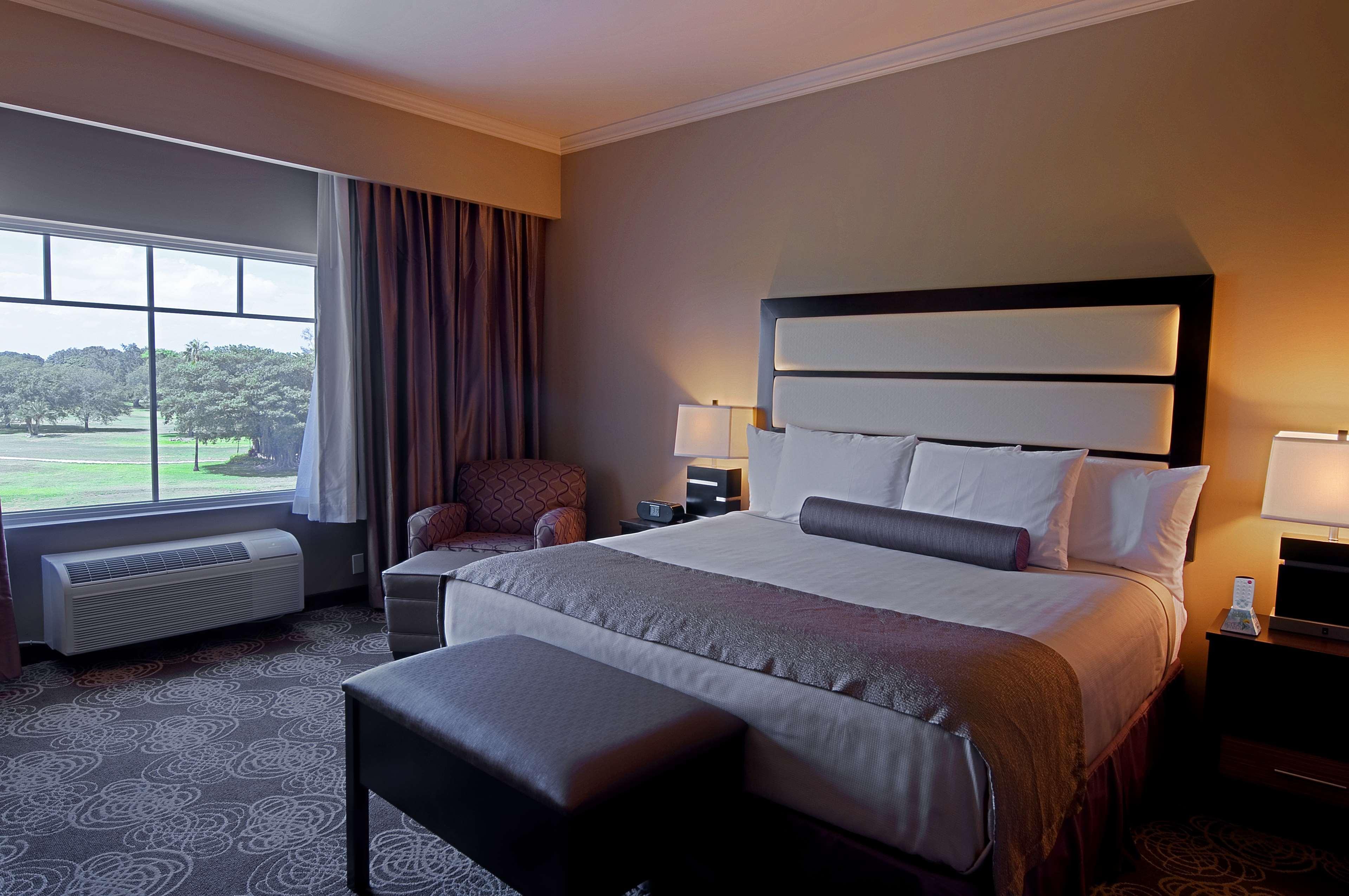 Western Miami Airport North & Hotel