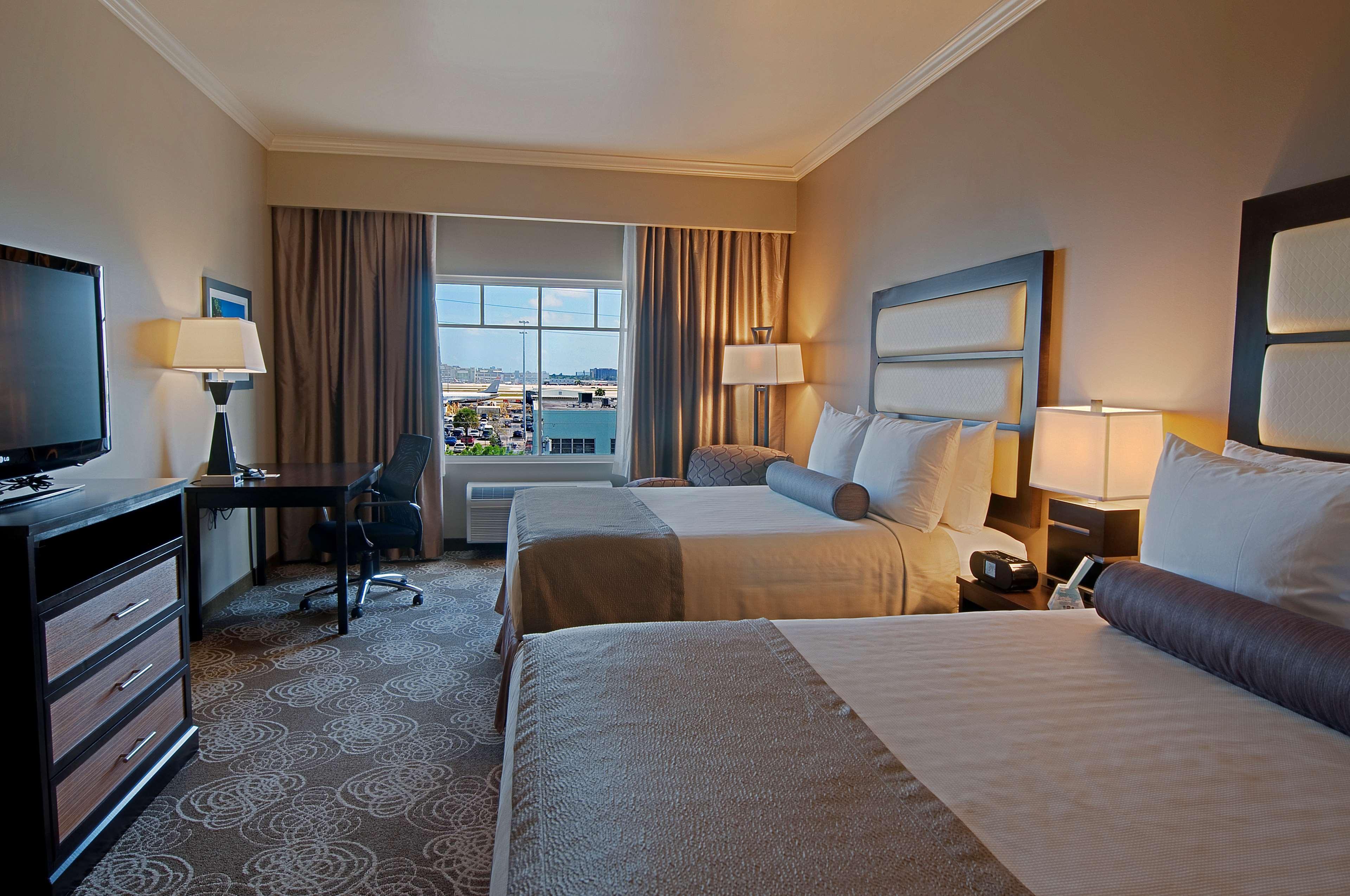 Western Miami Airport North & 3*