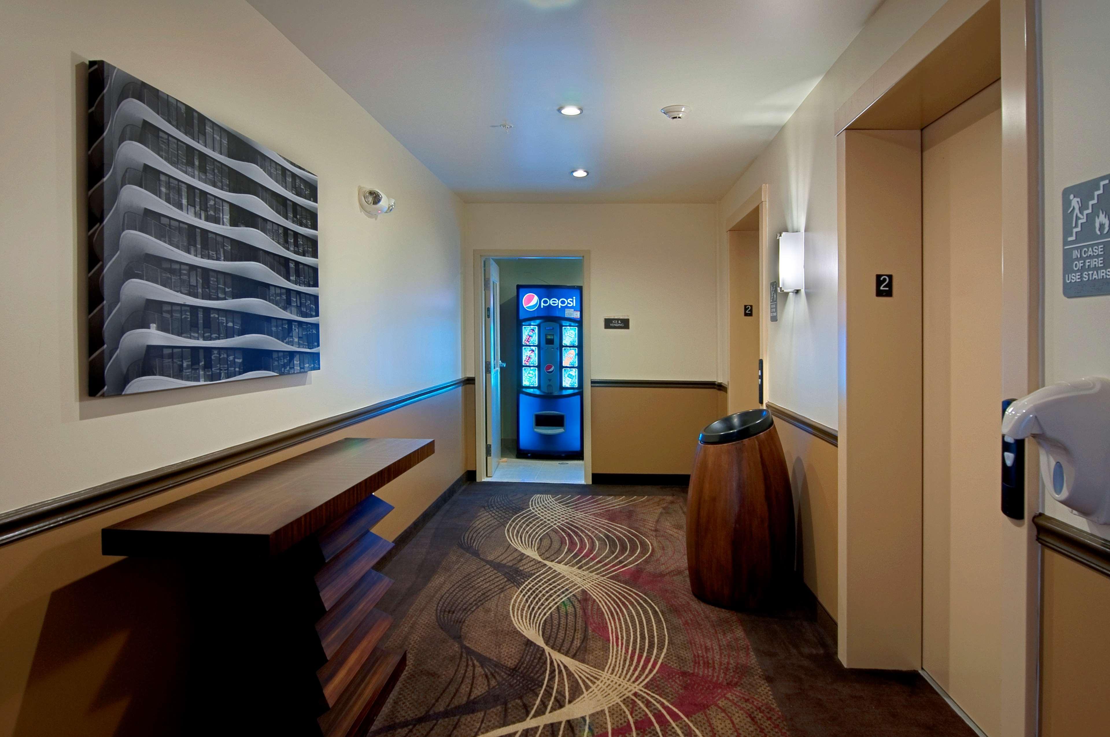 Western Miami Airport North & Hotel 3*