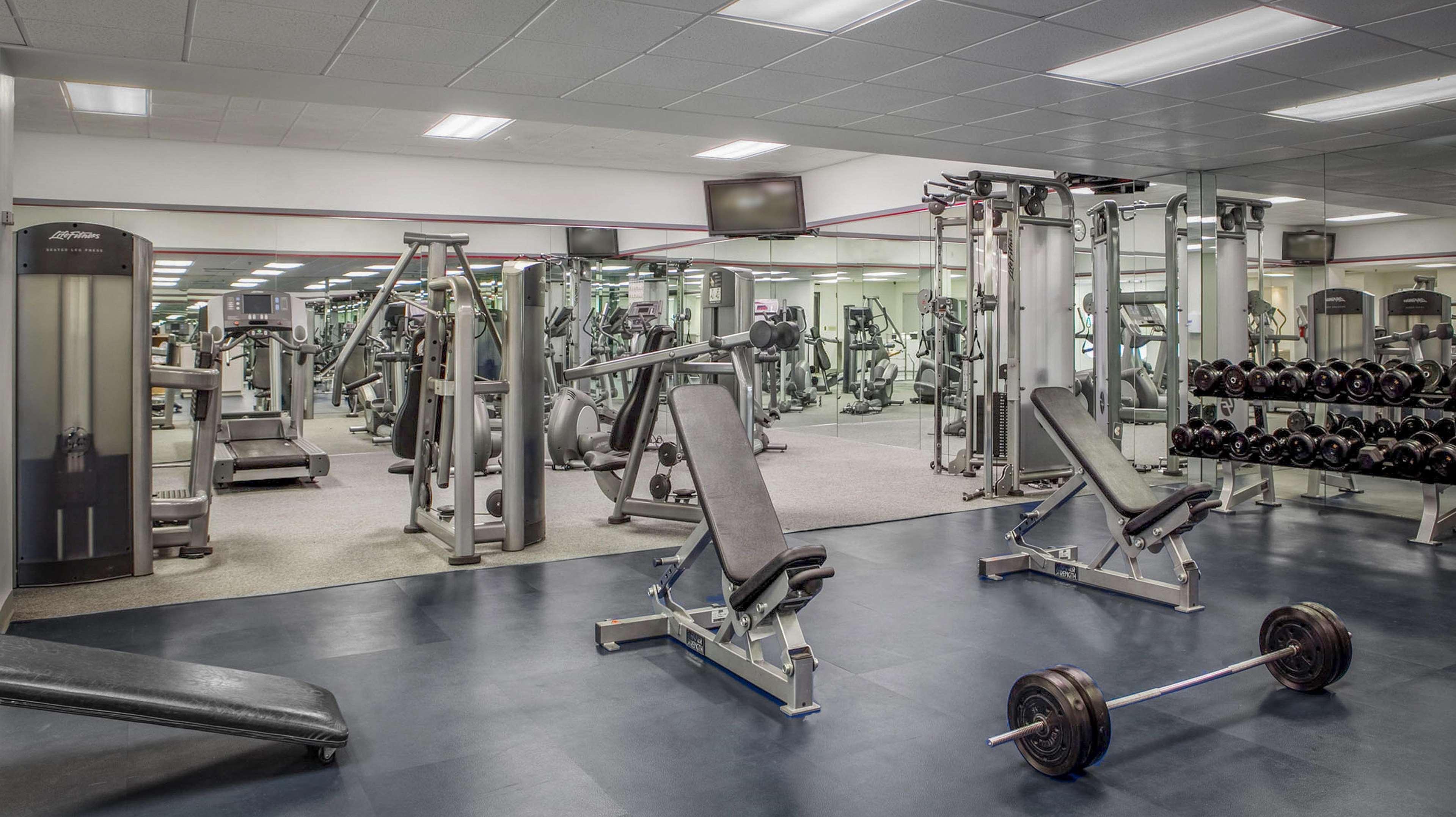 Hotel Doubletree By Hilton Airport & Convention Center 4*