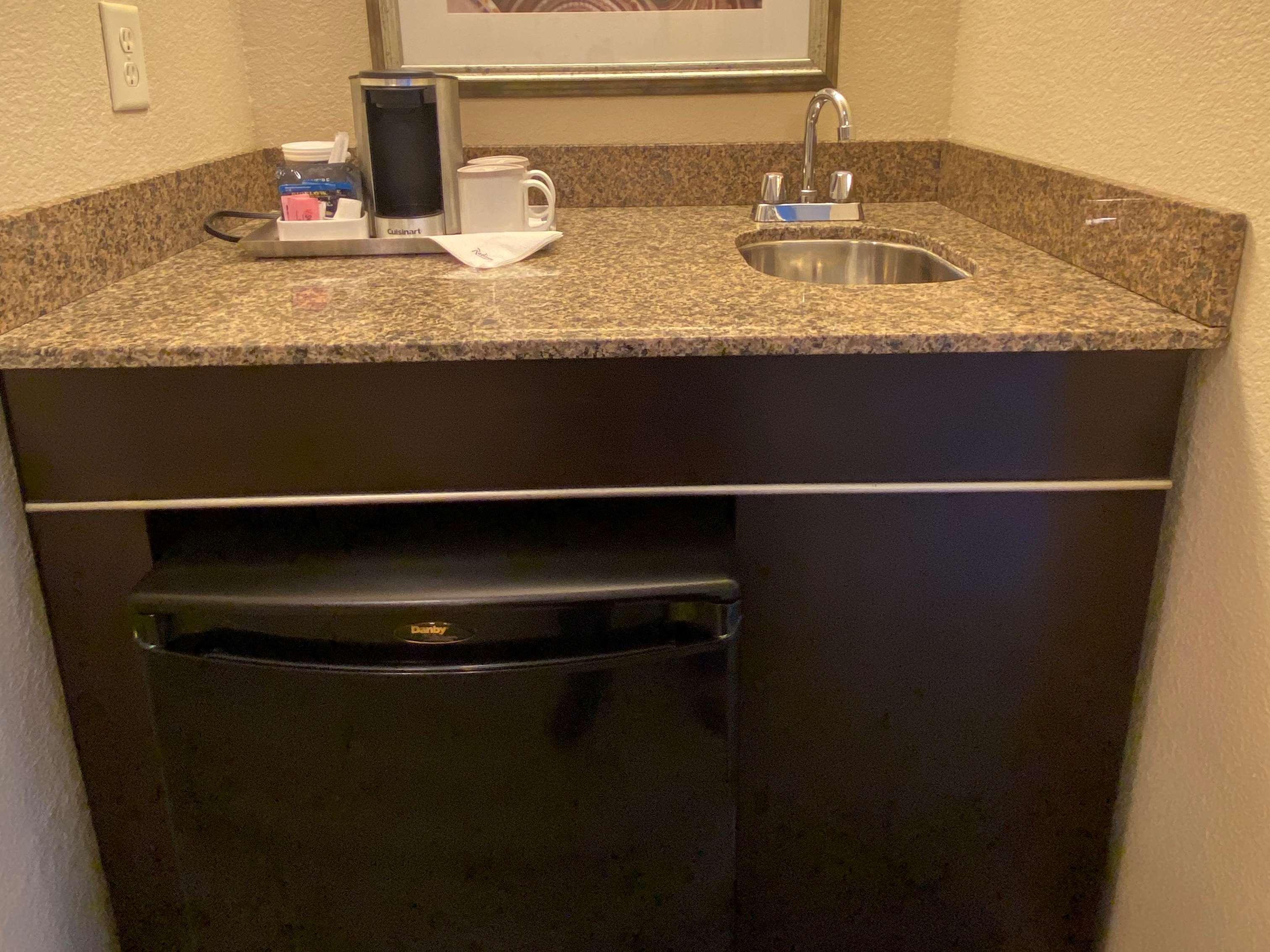 Radisson Oceanfront 3*