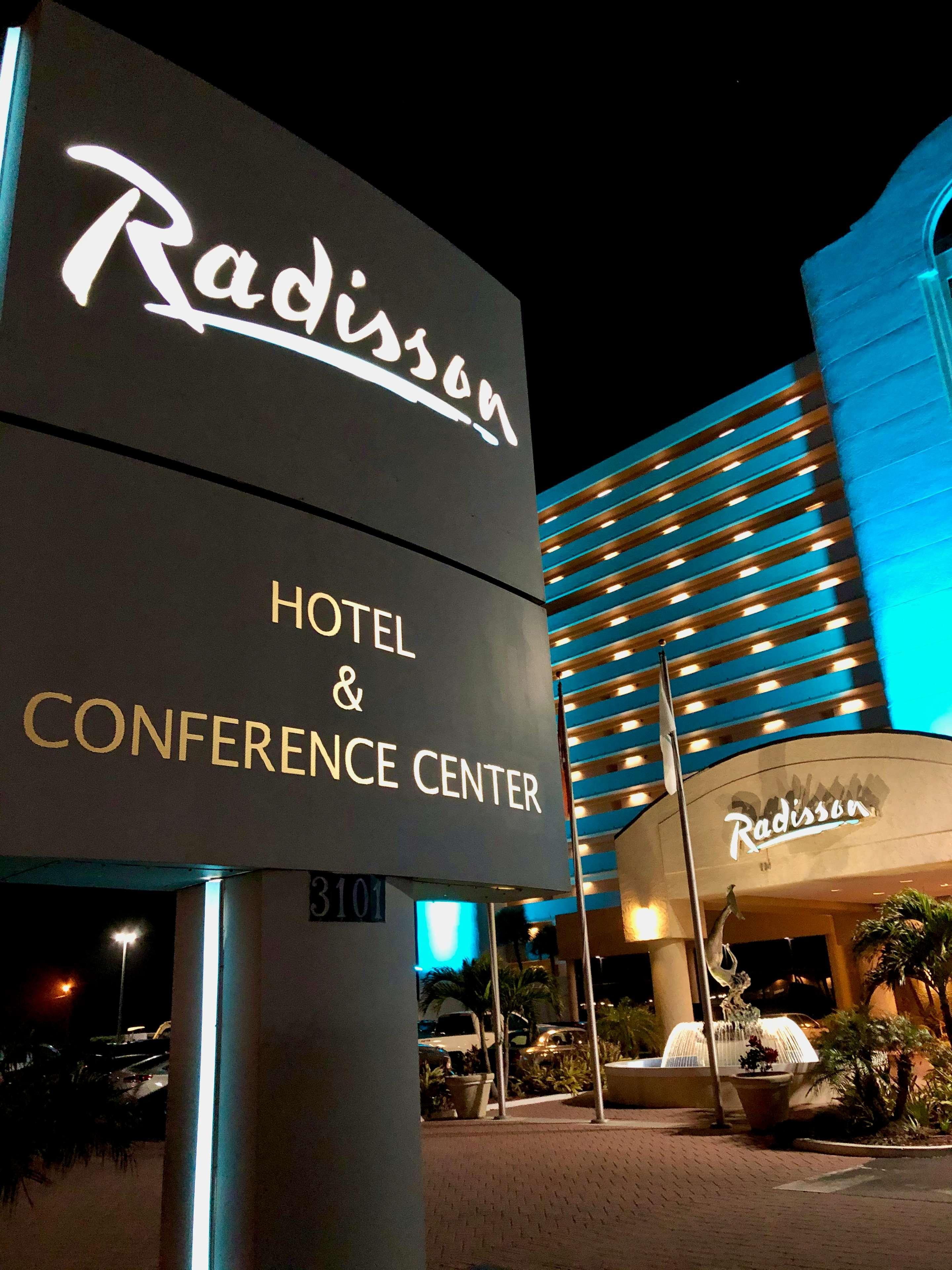 Radisson Oceanfront 3*