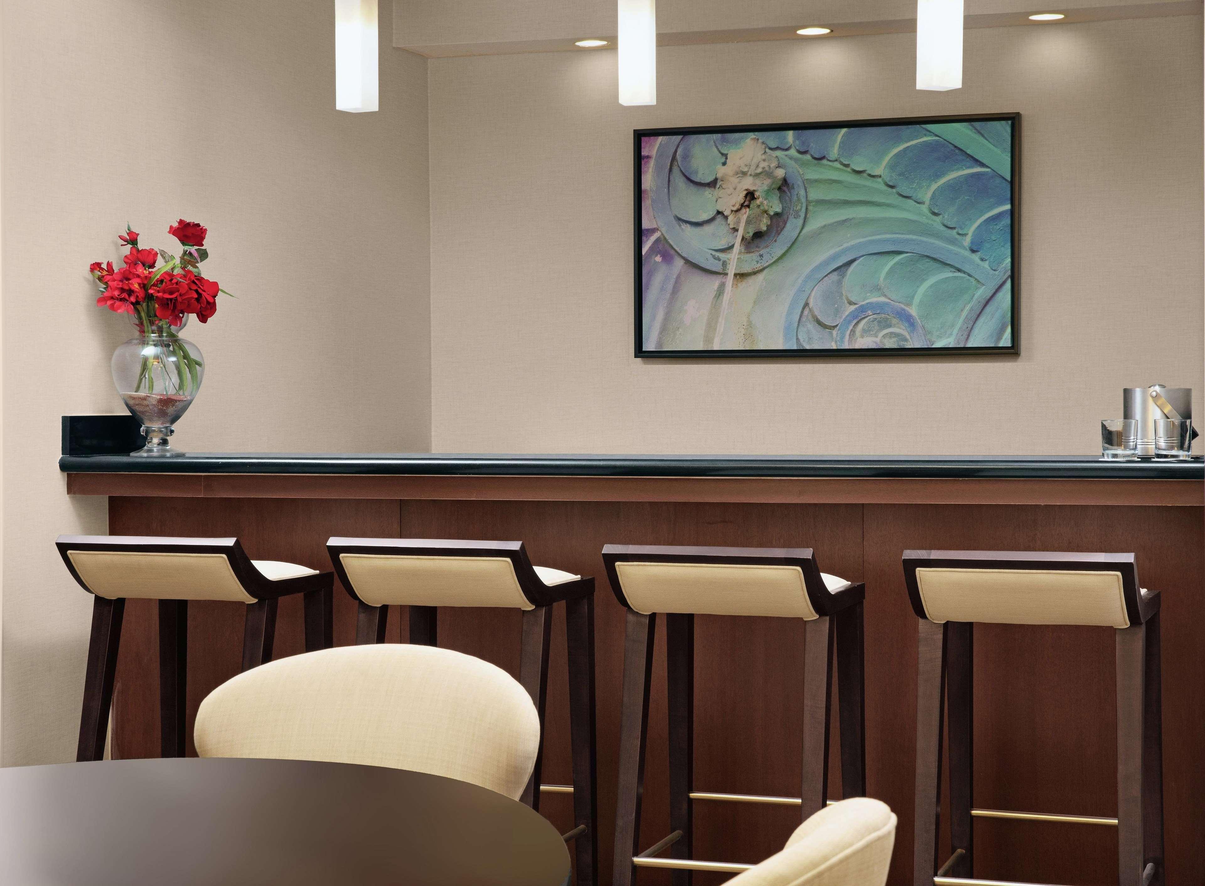 Doubletree By Hilton Miami Airport & Convention Center Hotel 4*