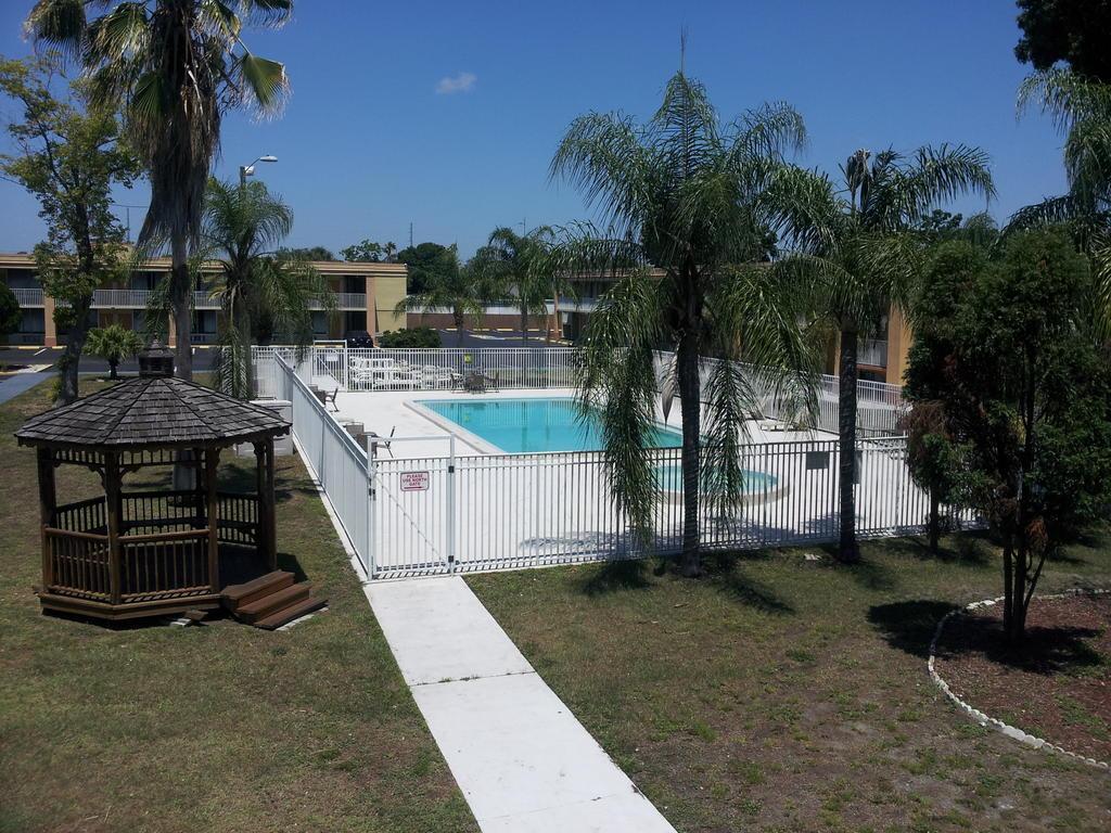 Quality North-tampa Bay Inn 3*