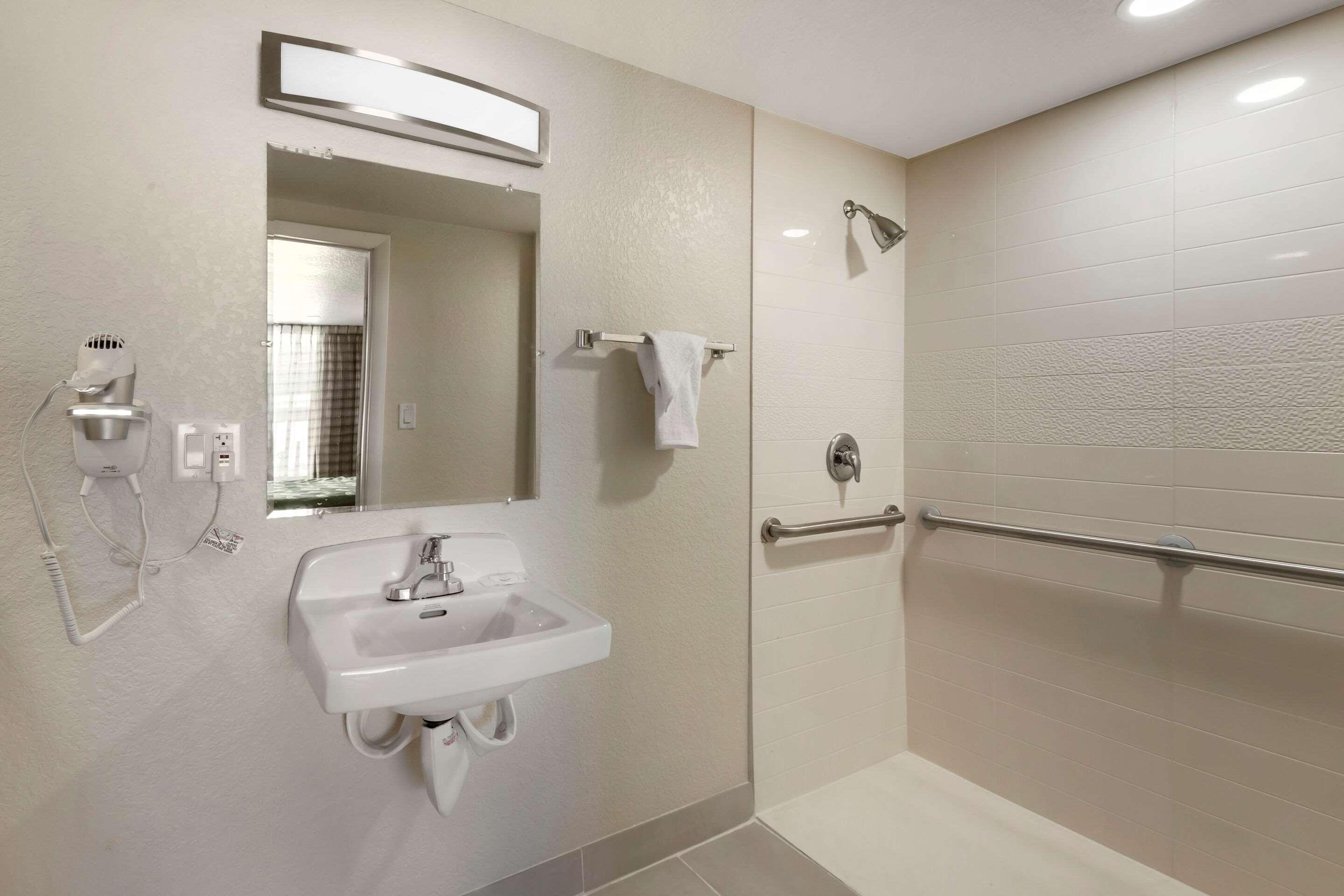 Quality North-tampa Bay Inn 3*