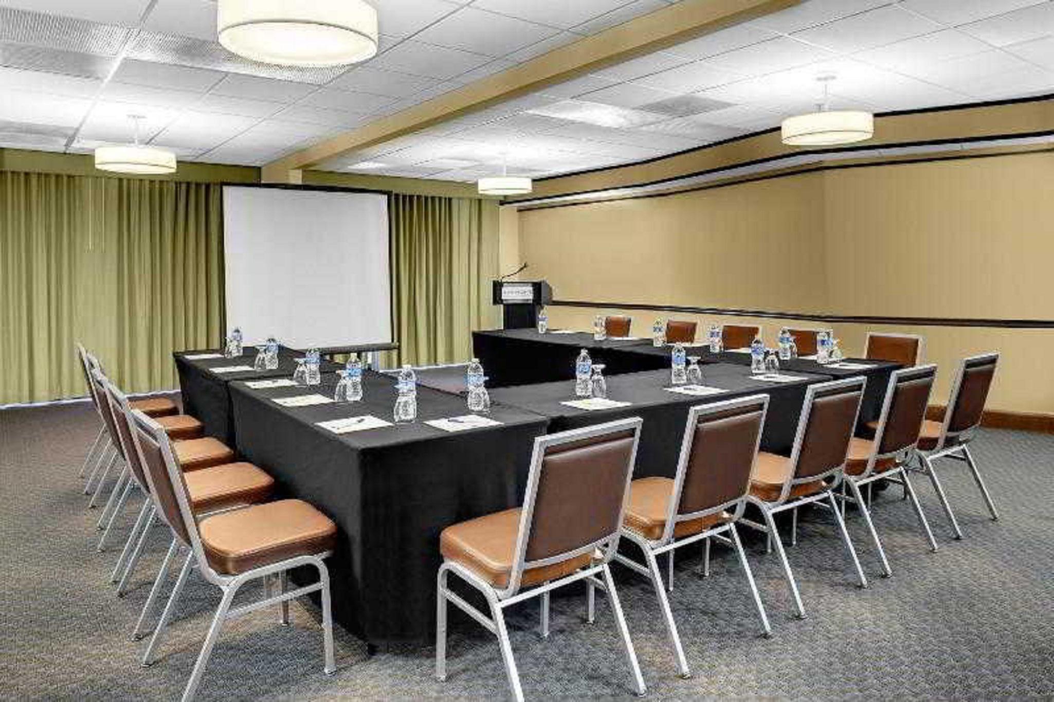 Hotel Four Points By Sheraton International Drive 3*