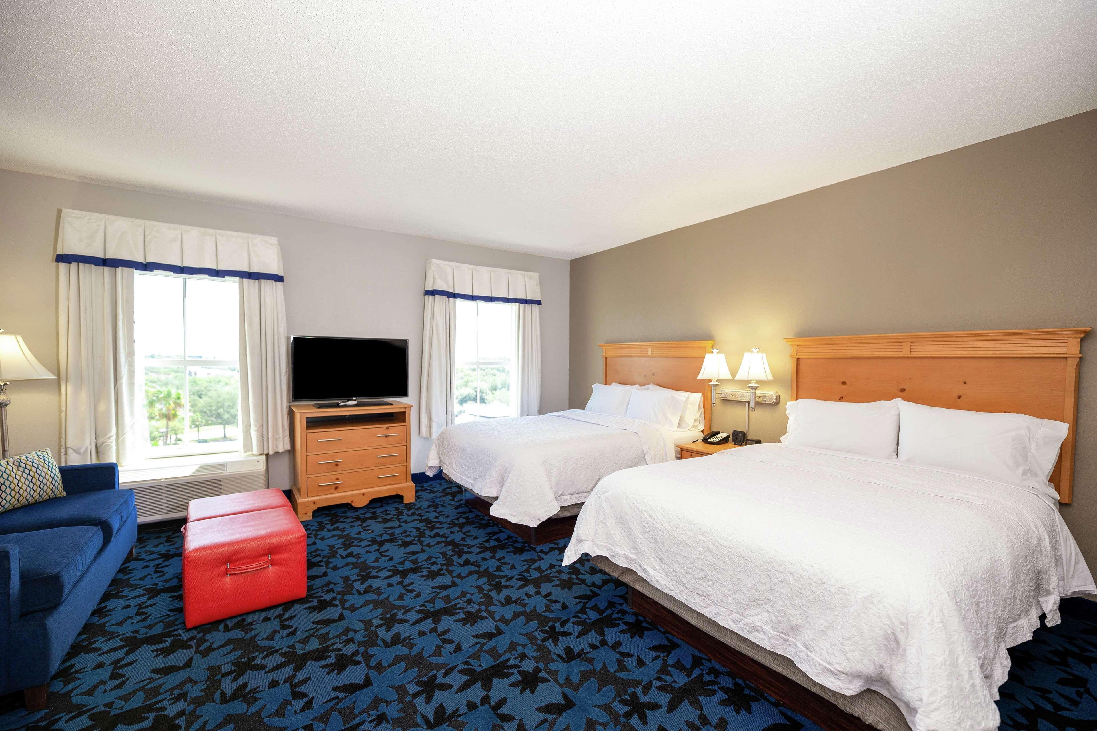 Hotel Hampton & Deerwood Park 3*