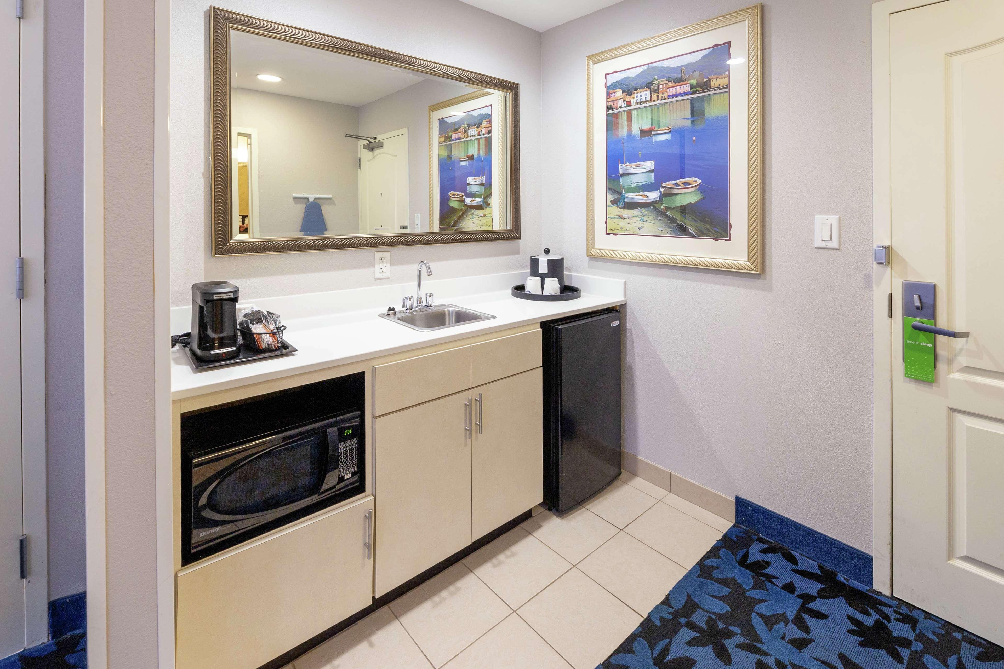 Hampton & Deerwood Park 3*