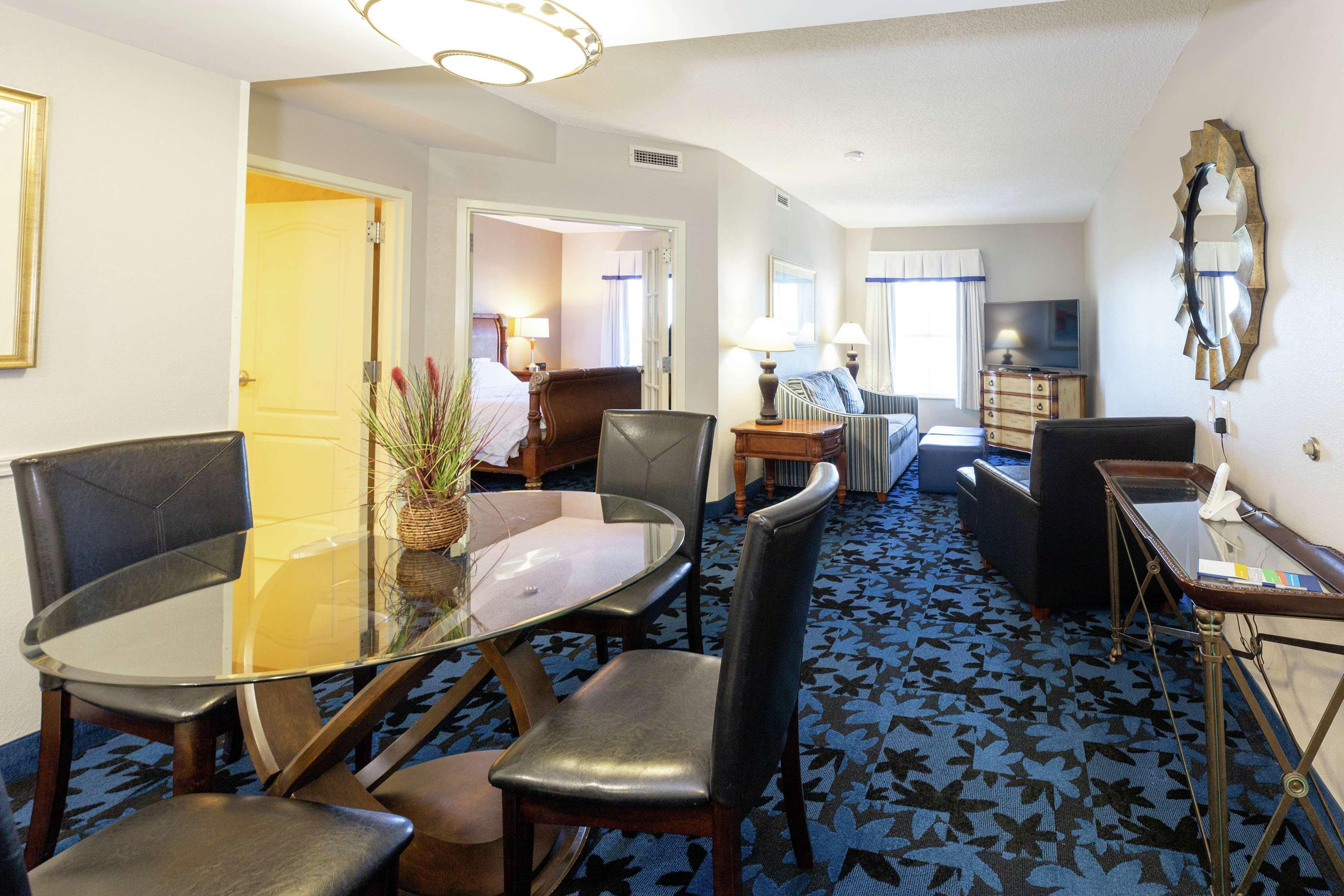 Hotel Hampton & Deerwood Park 3*