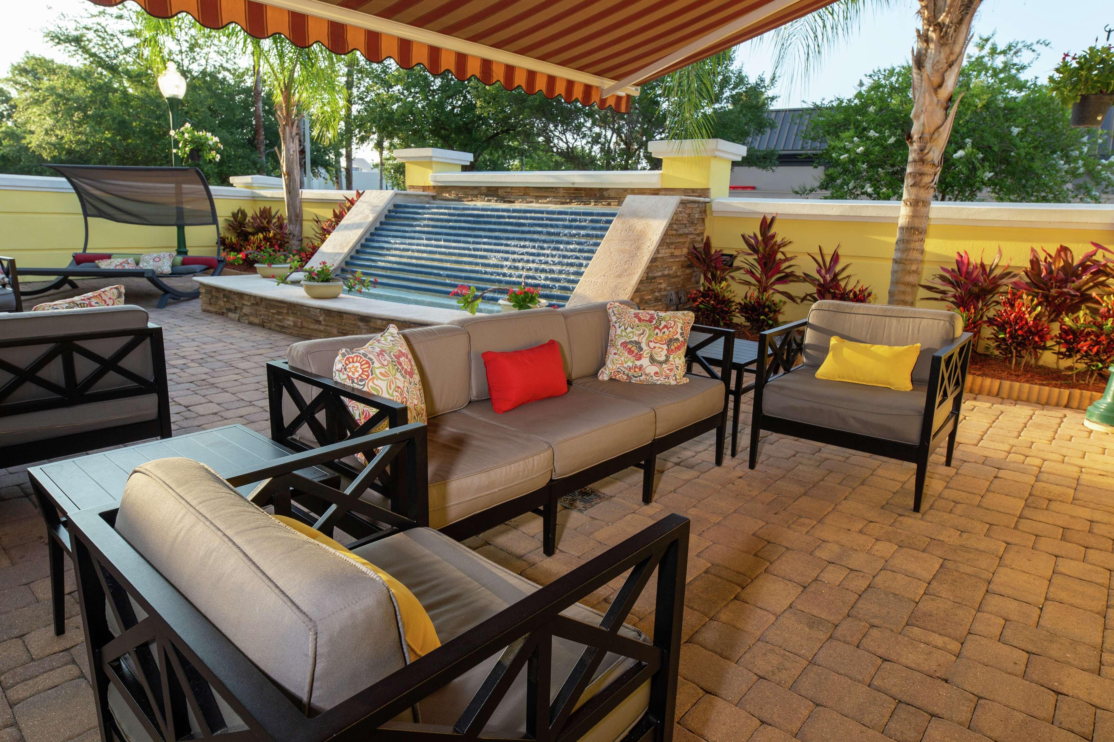 Hampton & Deerwood Park Hotel 3*