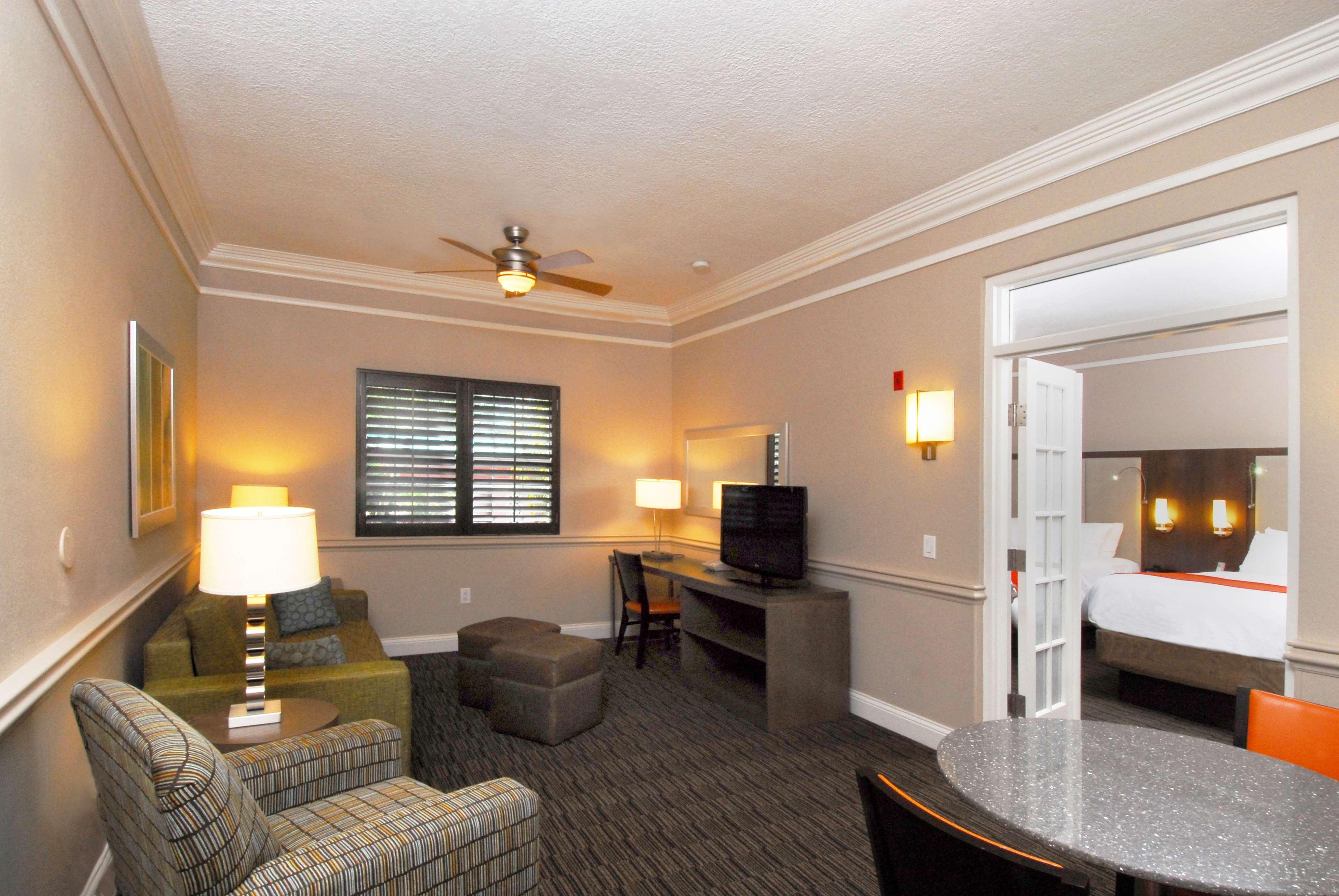 Hotel Radisson At The Port 3*