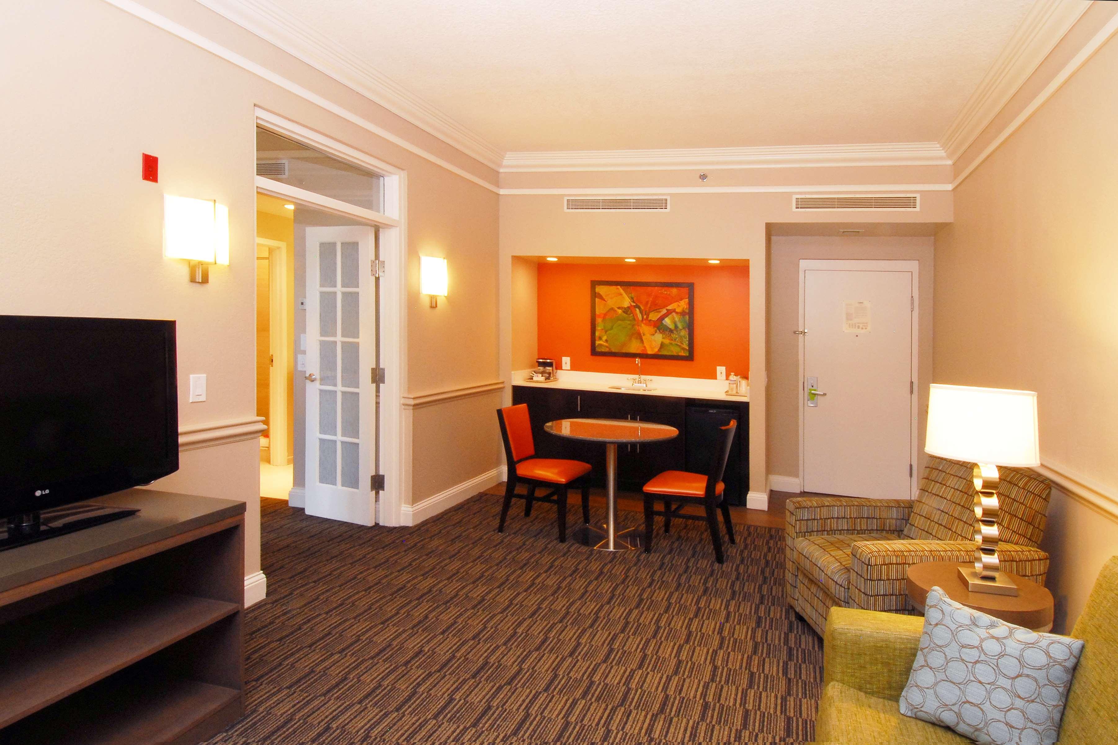 Radisson At The Port Hotel