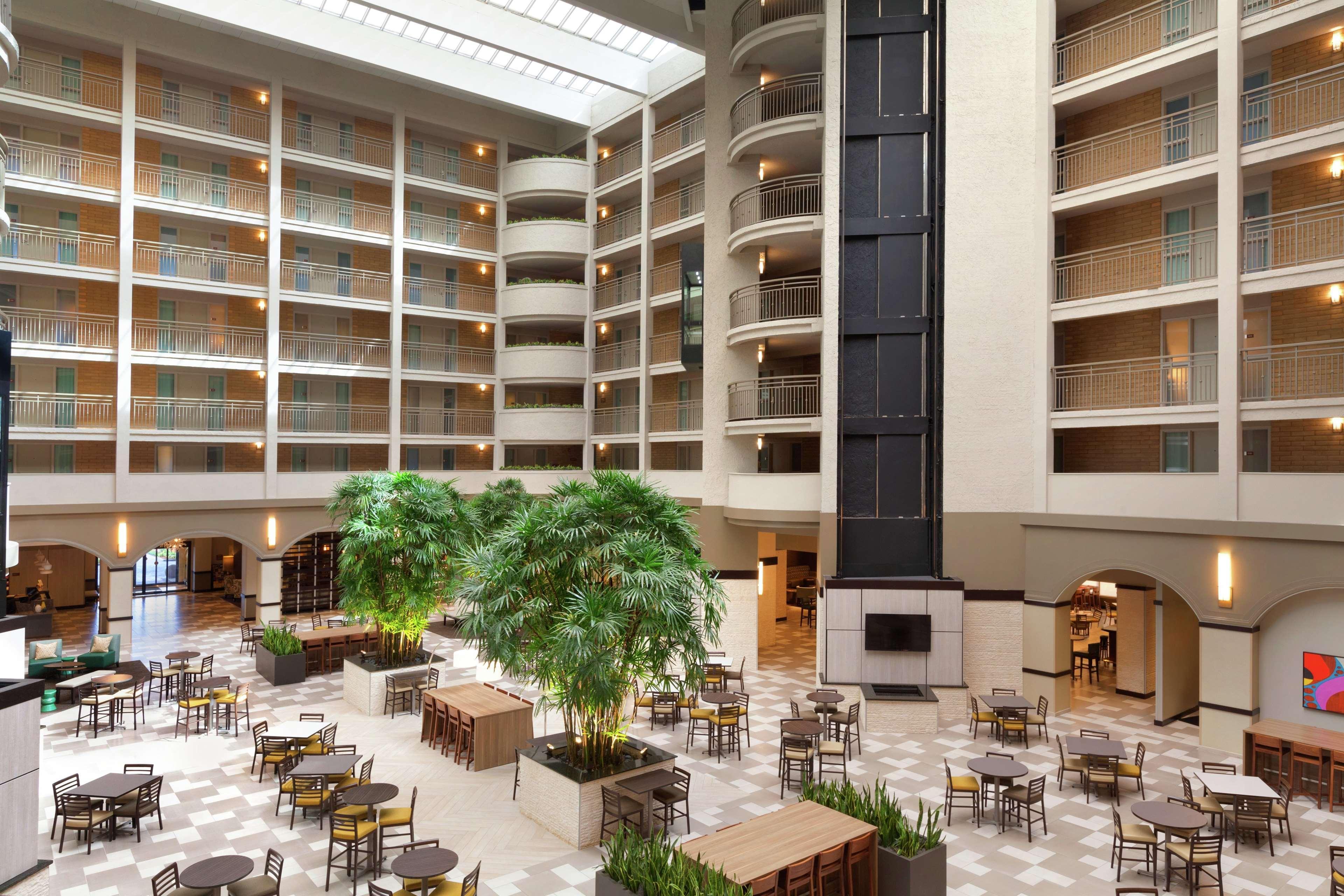 Embassy By Hilton Baymeadows 3*