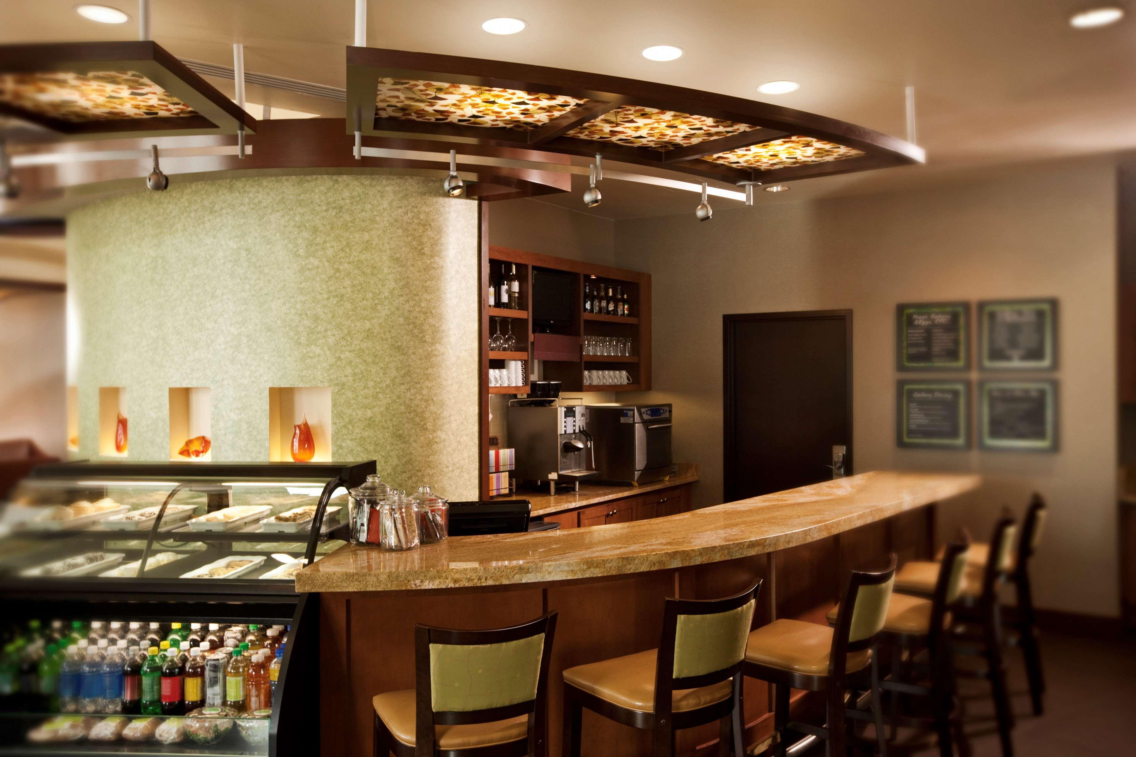 Hyatt Place Airport Hotel 3*