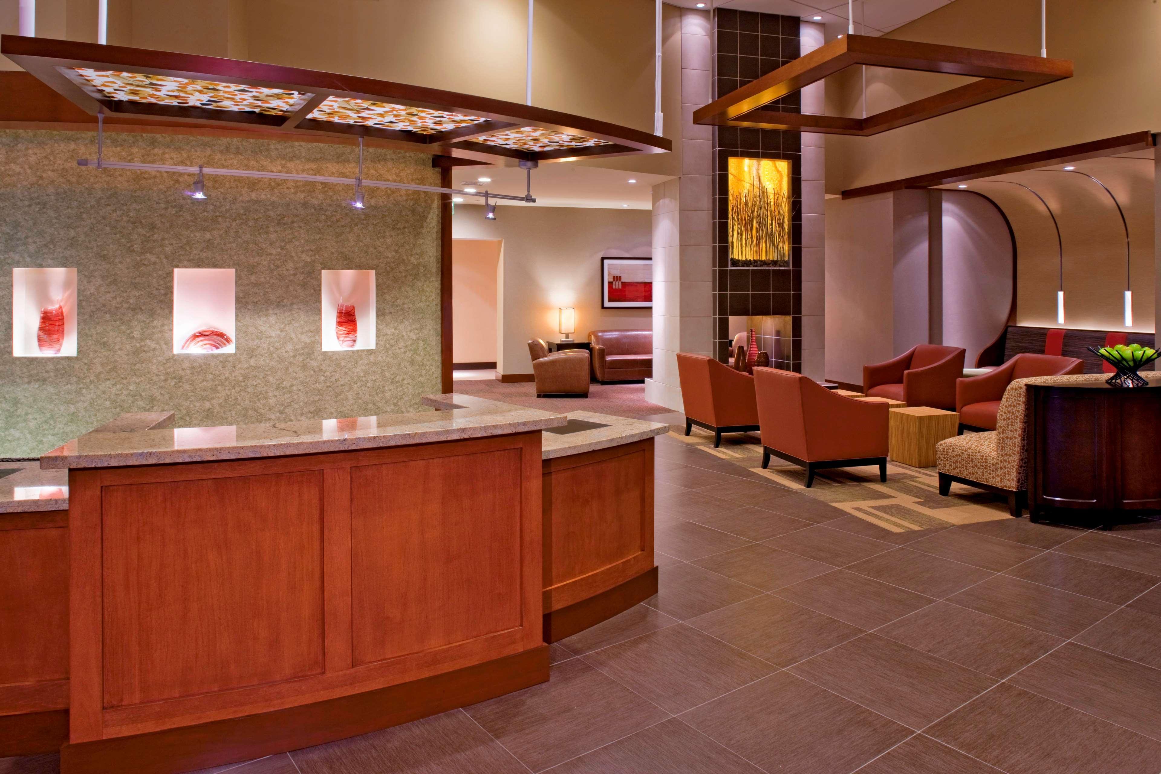 Hyatt Place Airport Hotel 3*