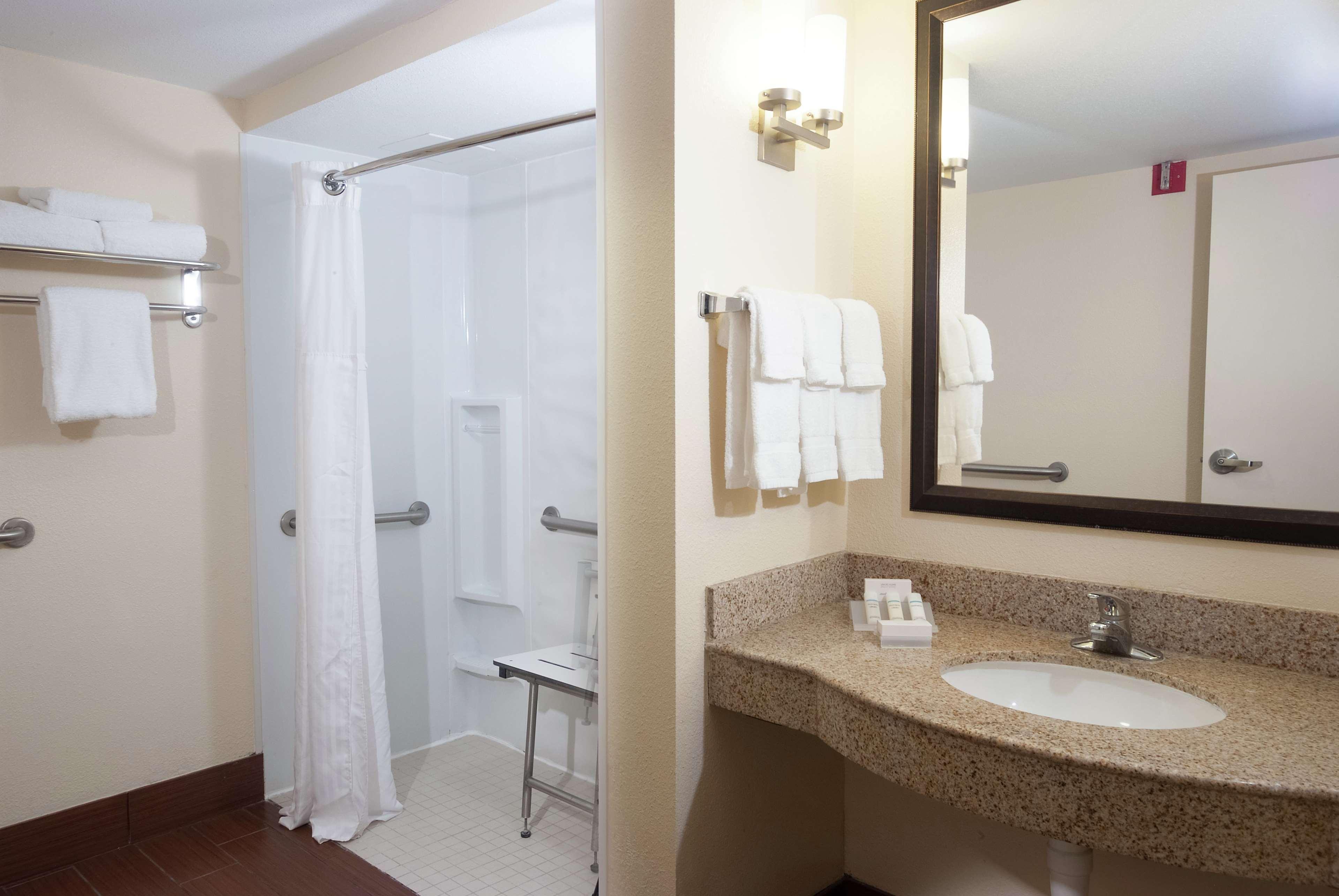 Hotel Hilton Garden Airport 3*