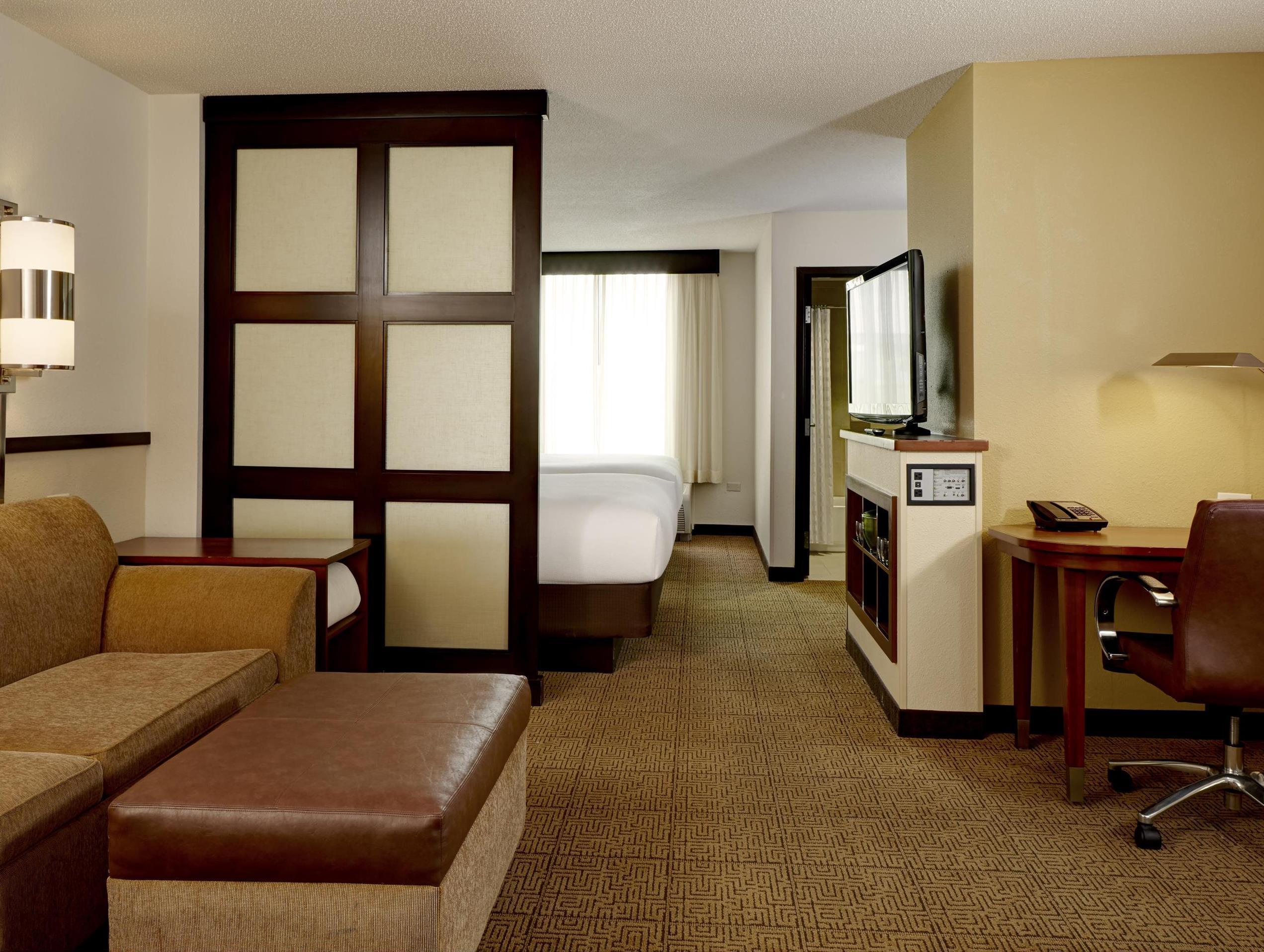 Hyatt Place Coconut Point Hotel 3*
