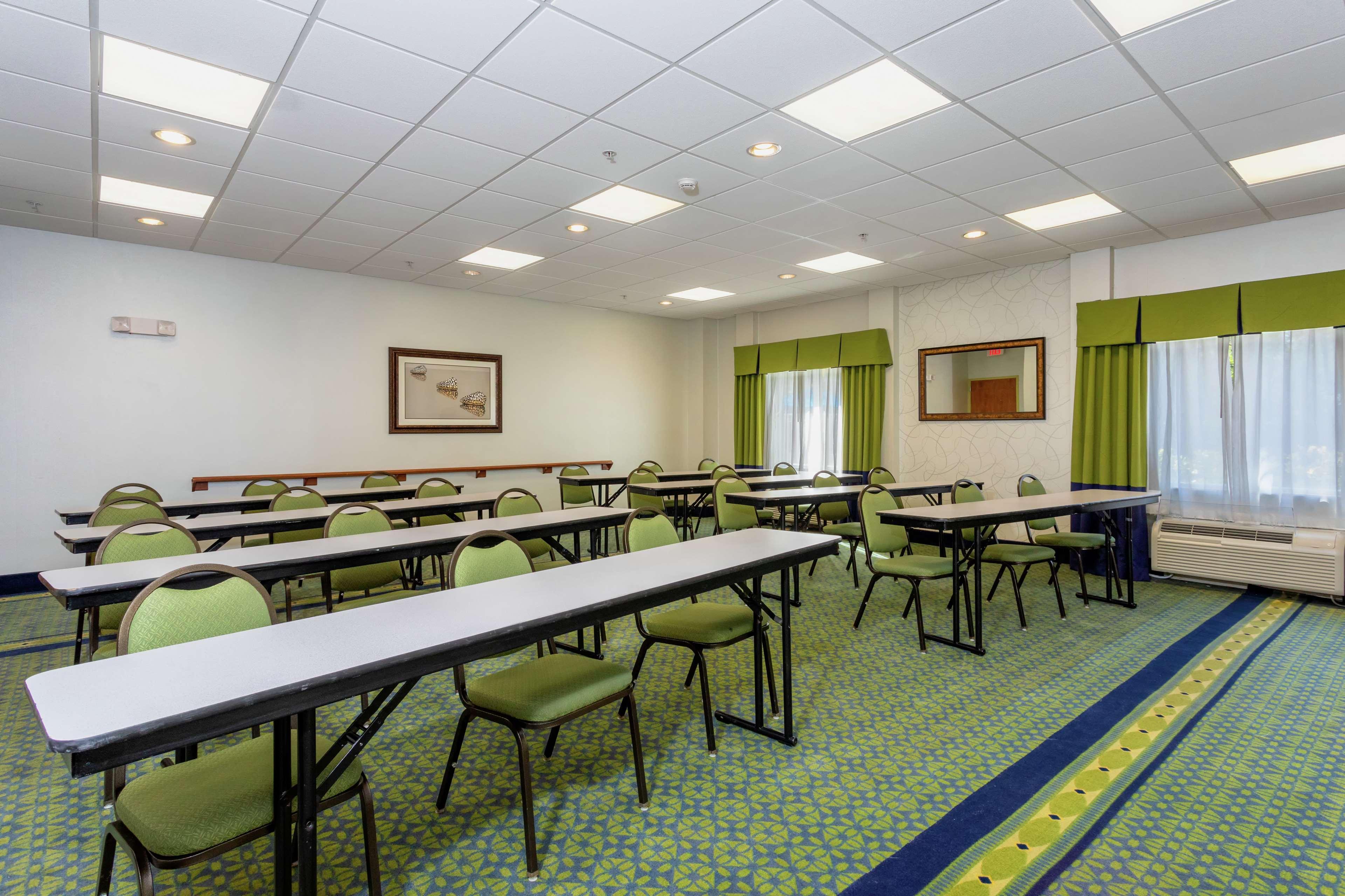 Hampton & - Pierce Hotel Fort Pierce