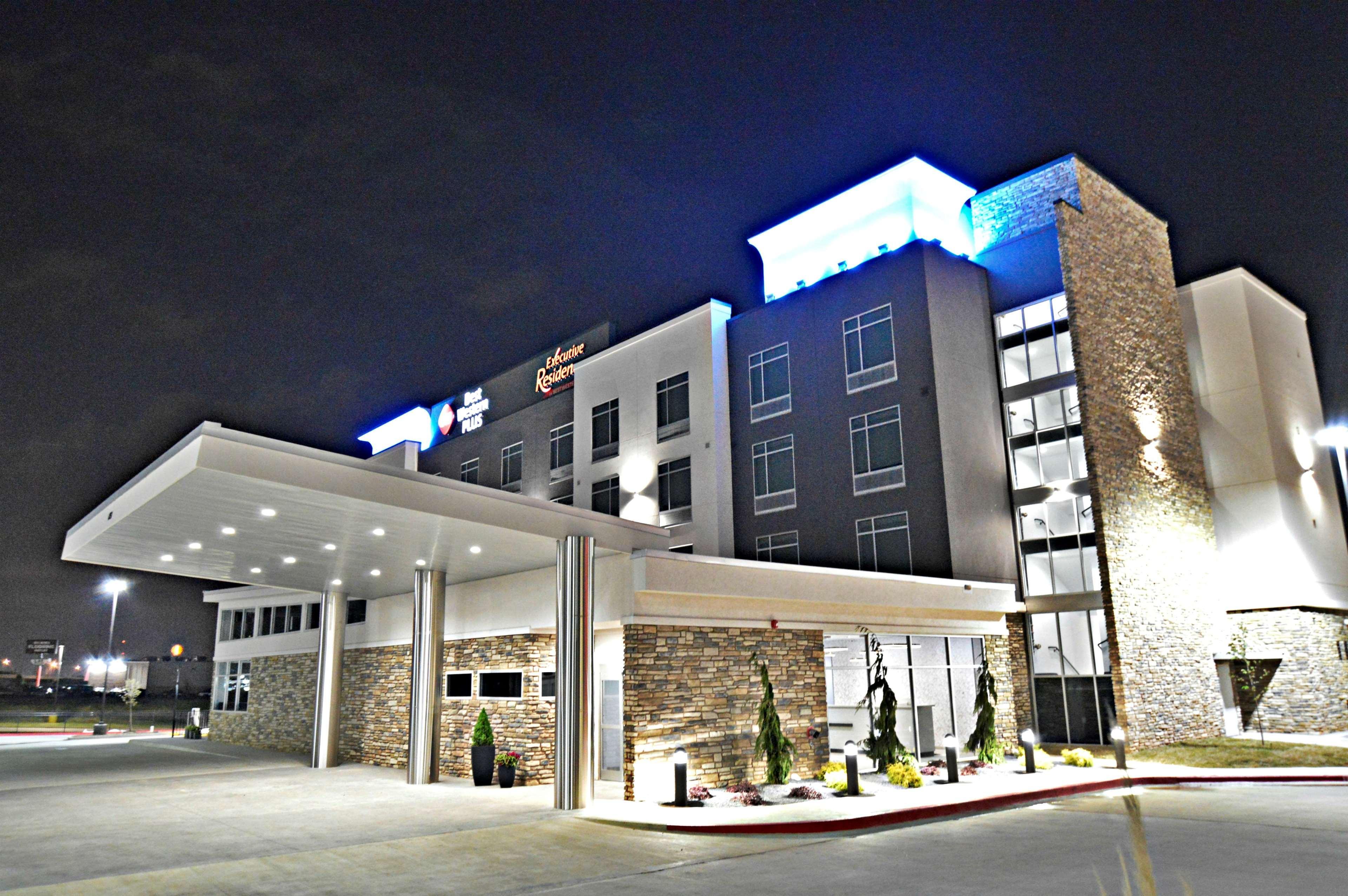 Spark By Hilton Destin 3*