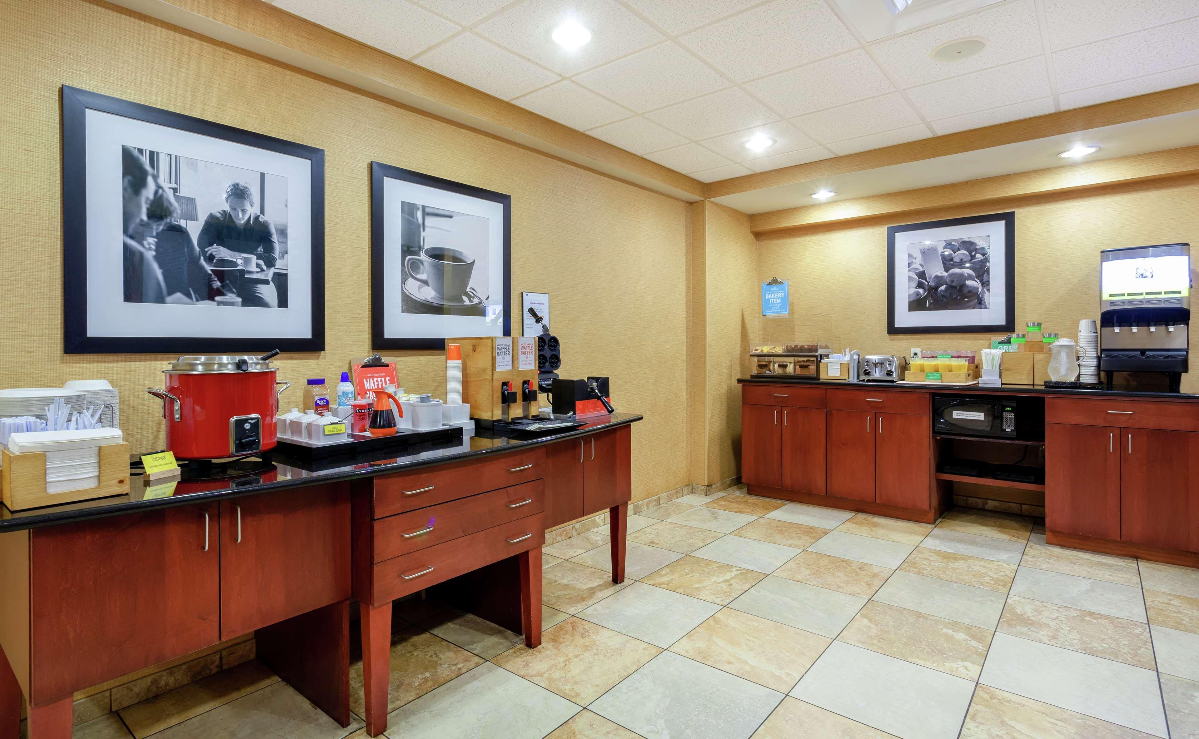 Hotel Hampton & 3*