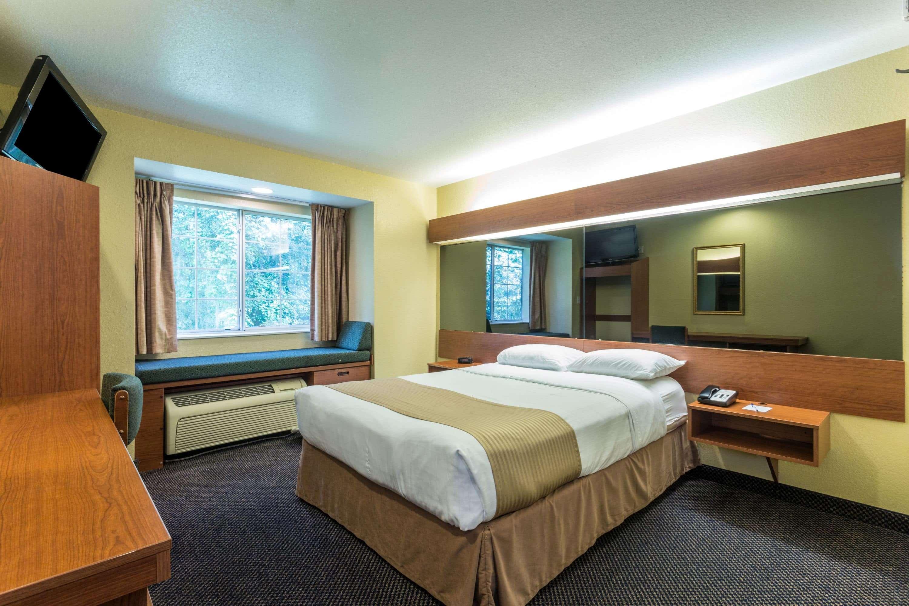 Hotel Microtel And