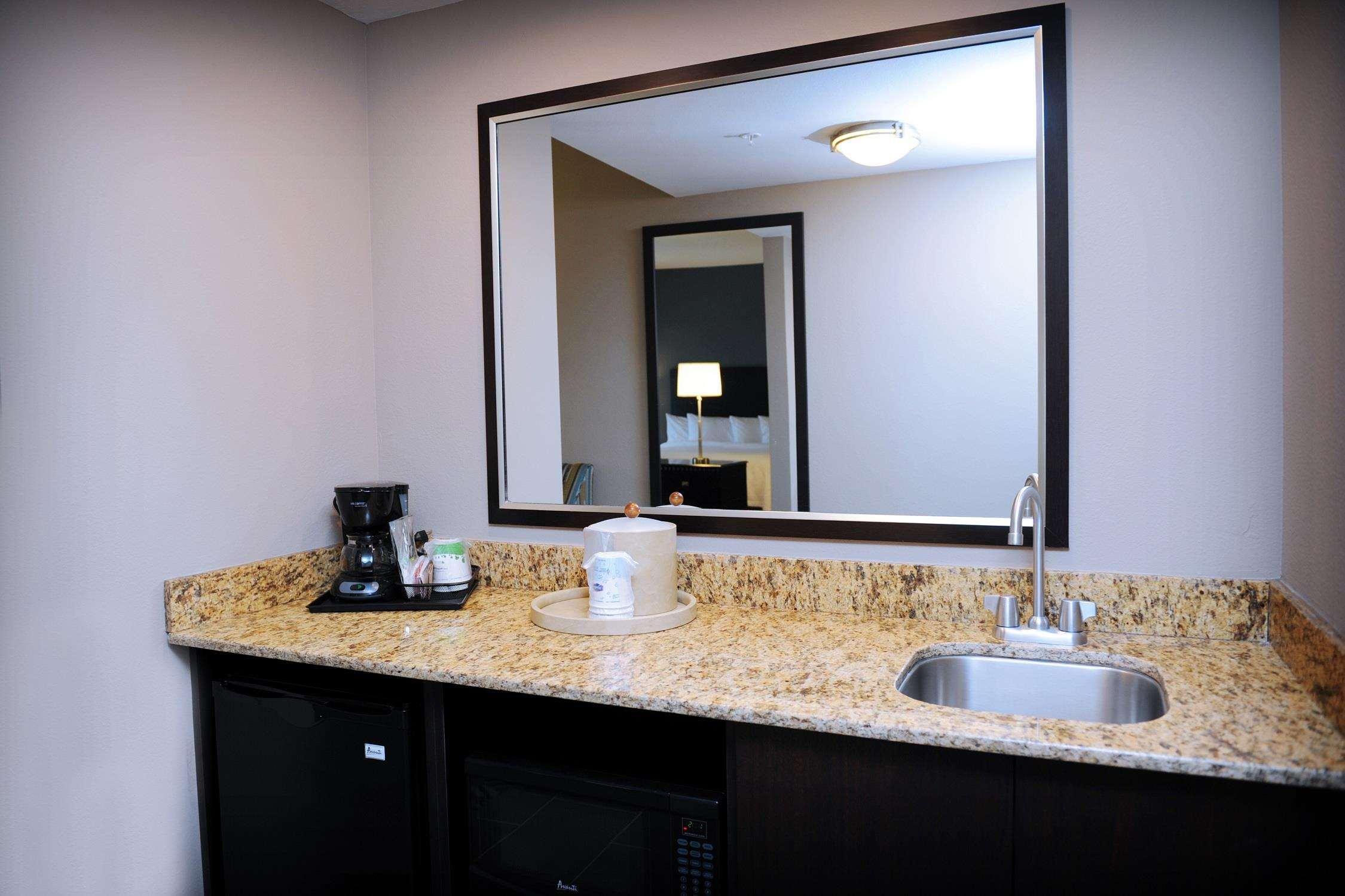 Hotel Hampton 3*