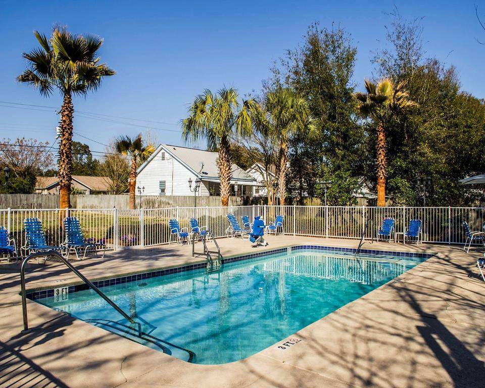 Hotel Suburban Extended Naval Base Area 2*