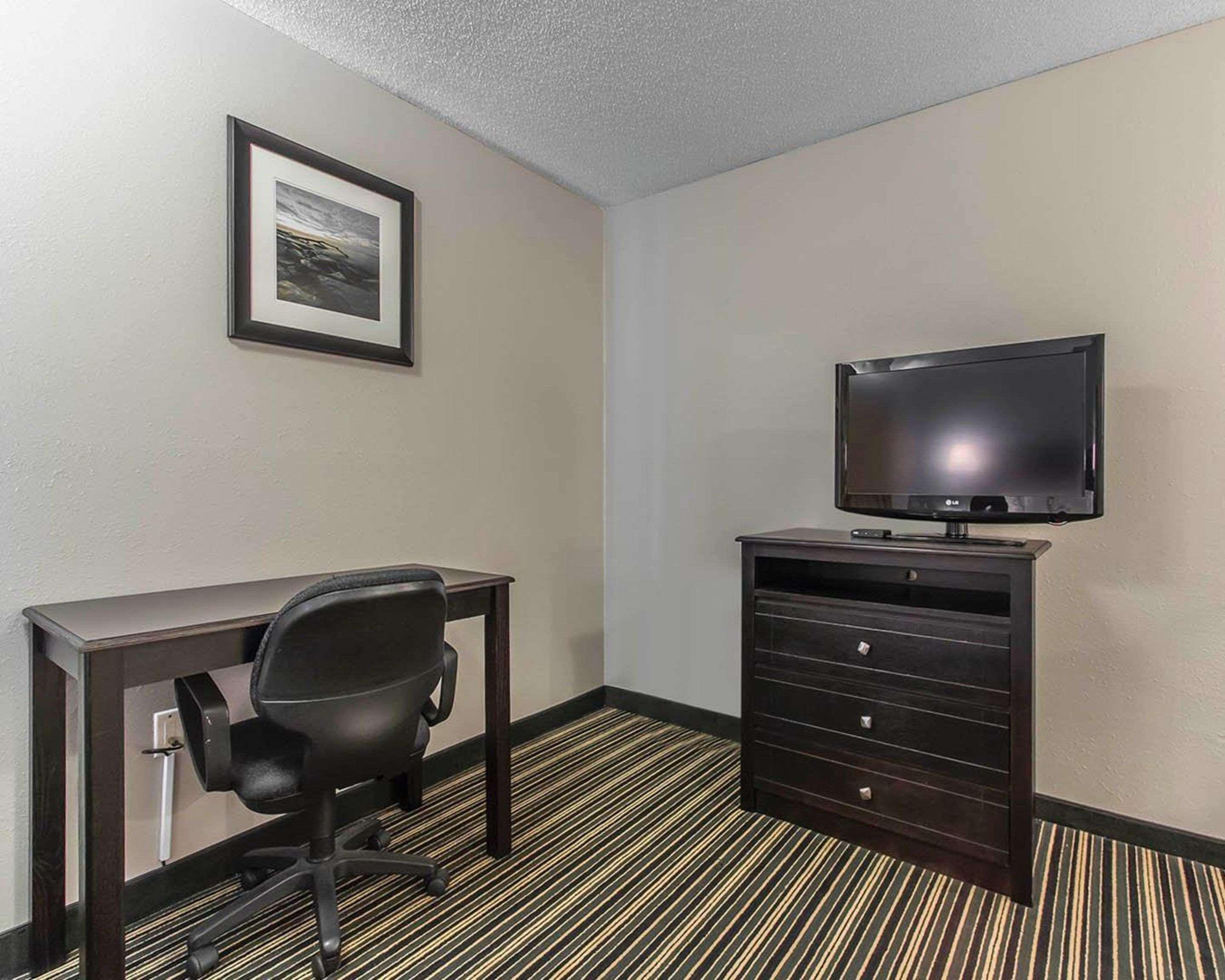Hotel Suburban Extended Naval Base Area