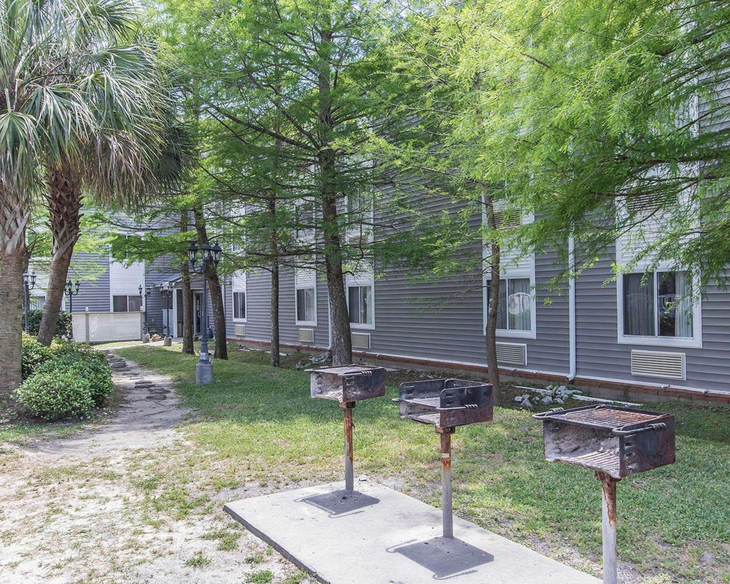 Hotel Suburban Extended Naval Base Area