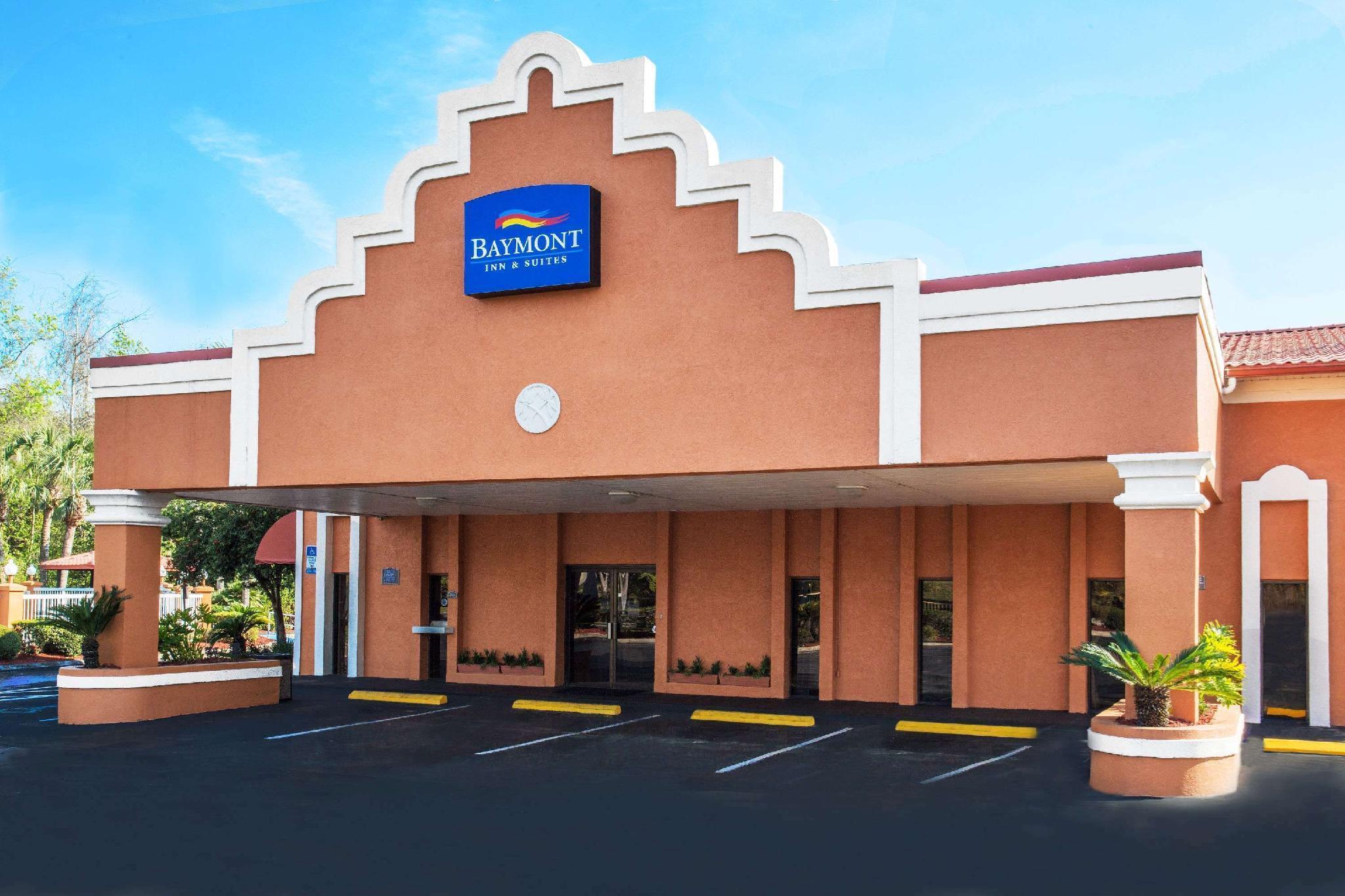 Hotel Baymont By Wyndham Lake City