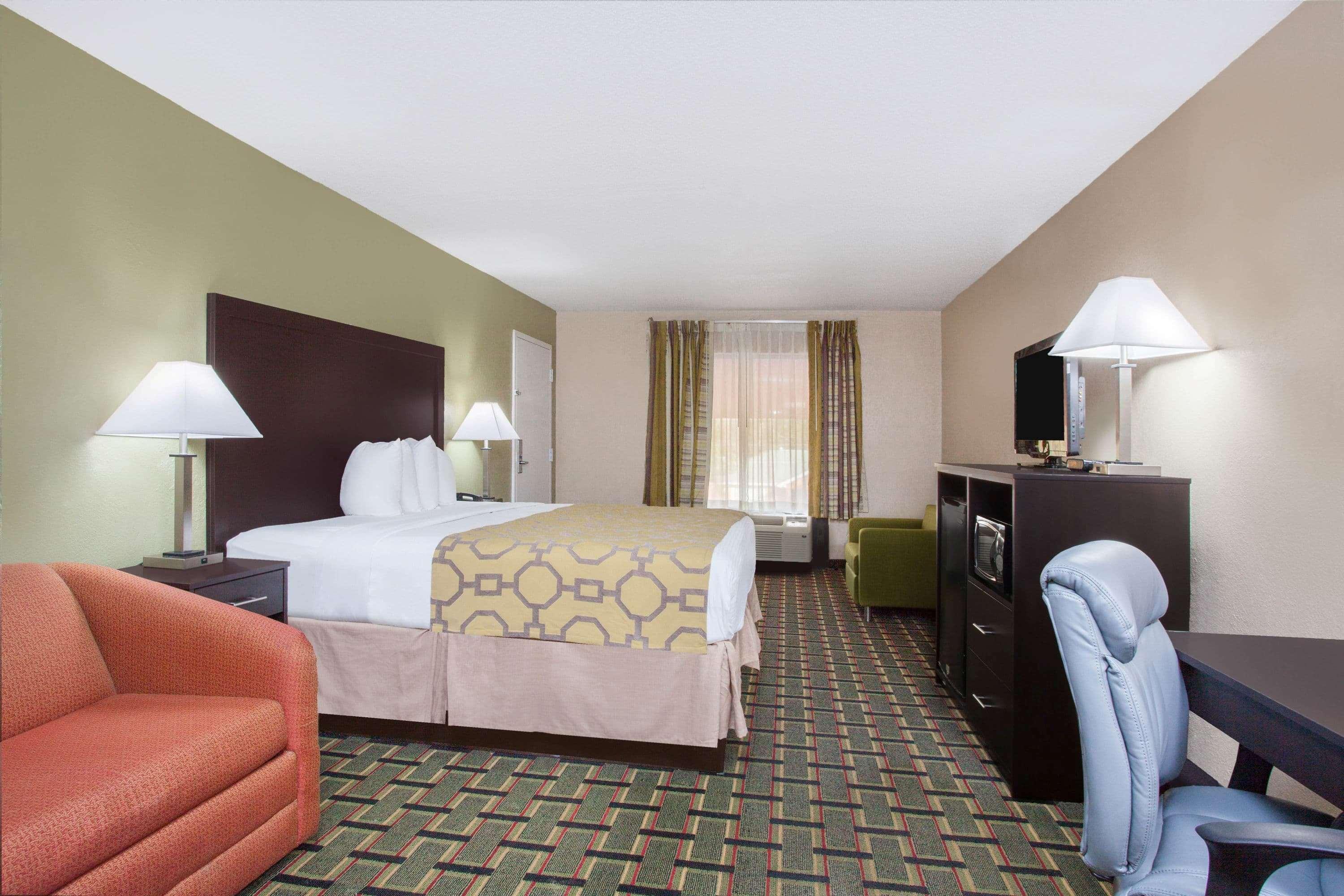 Baymont By Wyndham Hotel Lake City