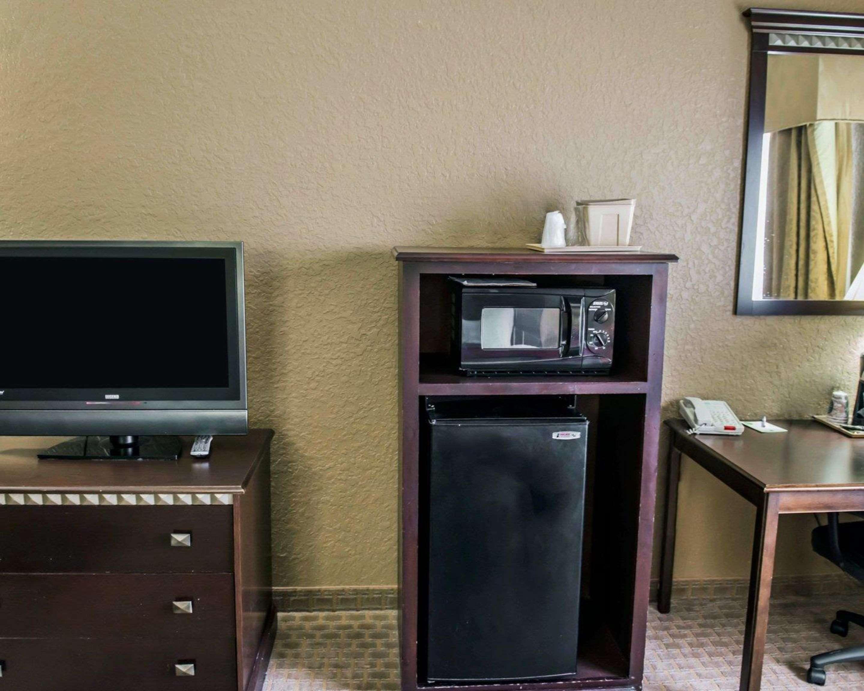 Comfort & I-10 Hotel