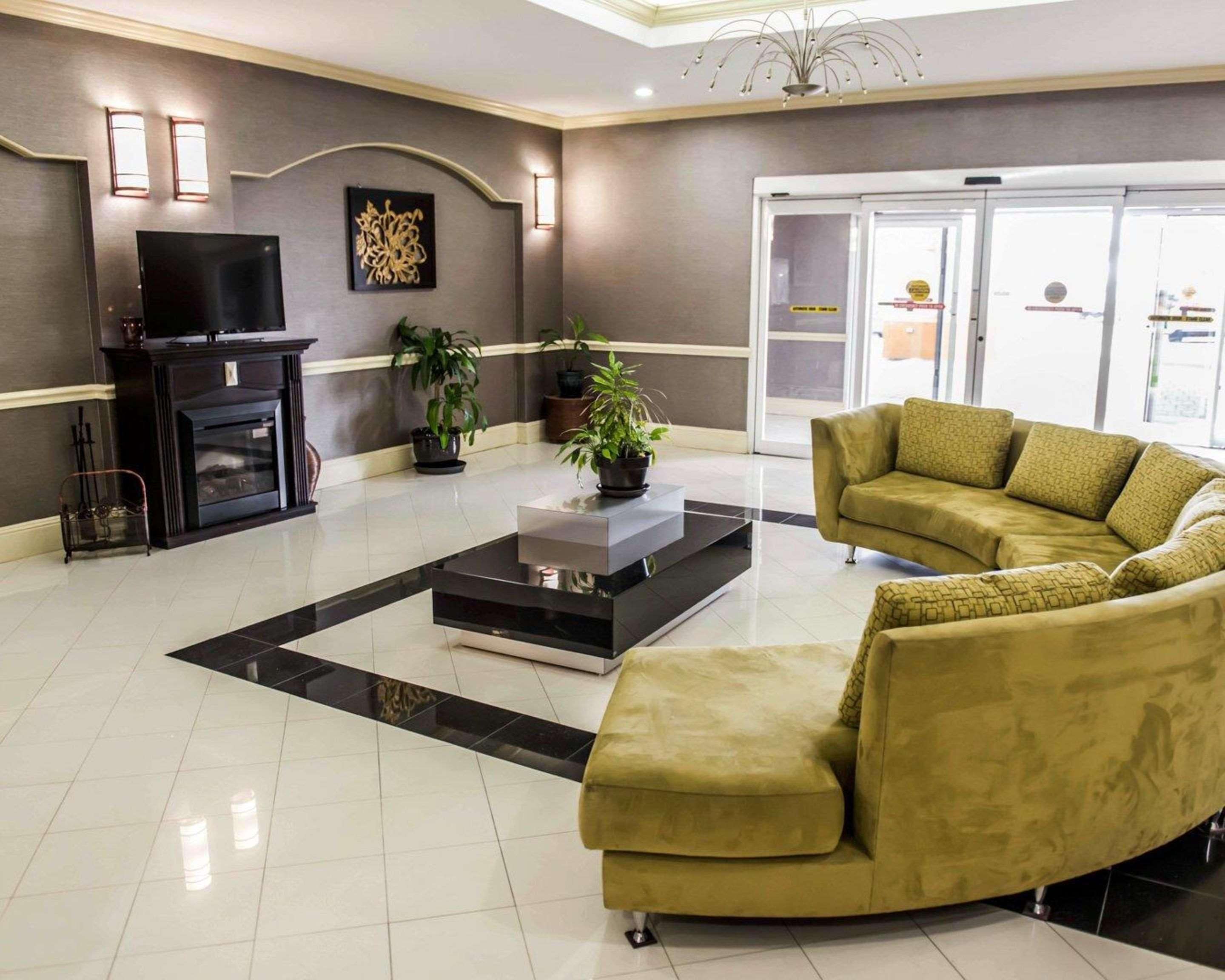 Hotel Comfort & I-10