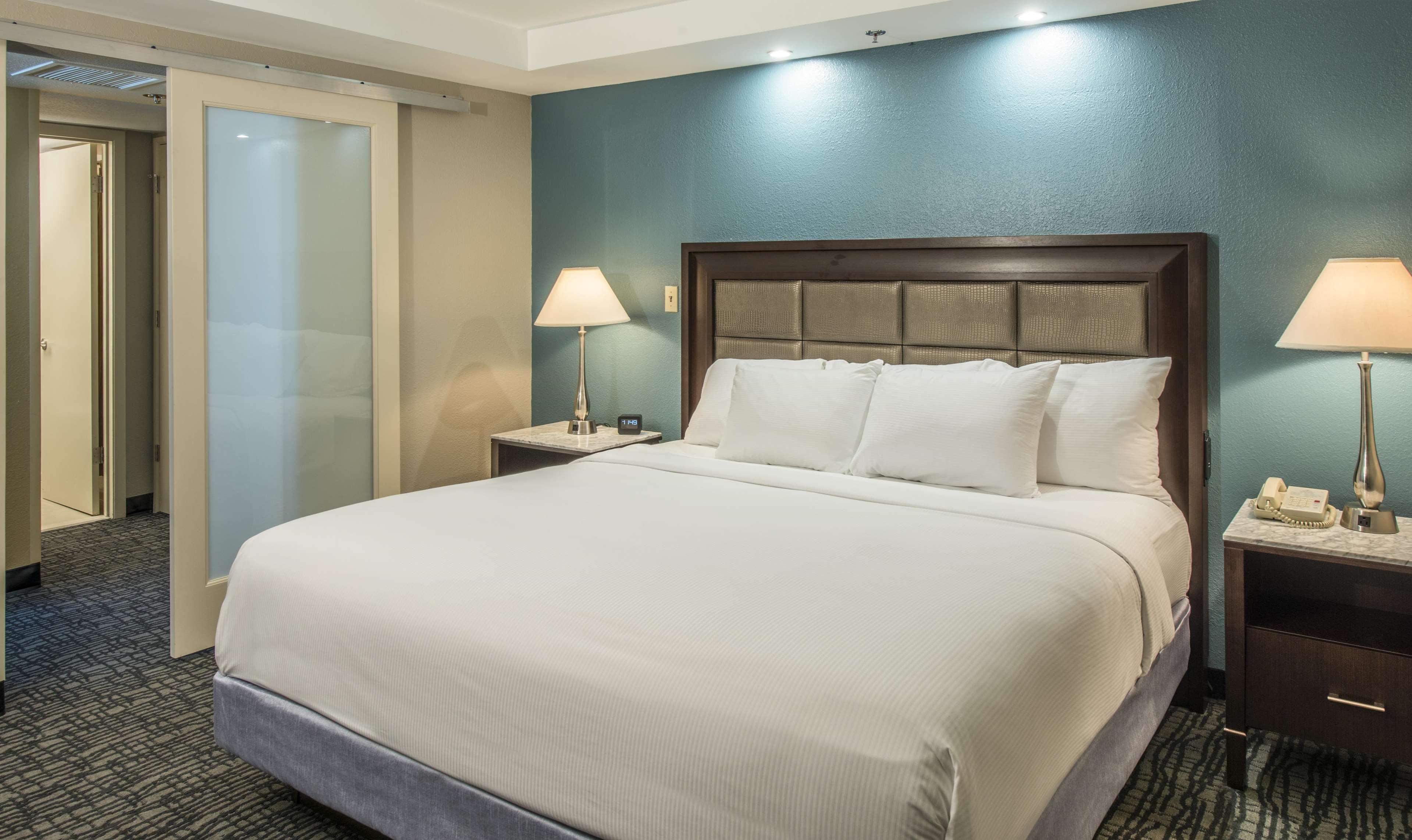 Hotel Hilton Cocoa Oceanfront 4*