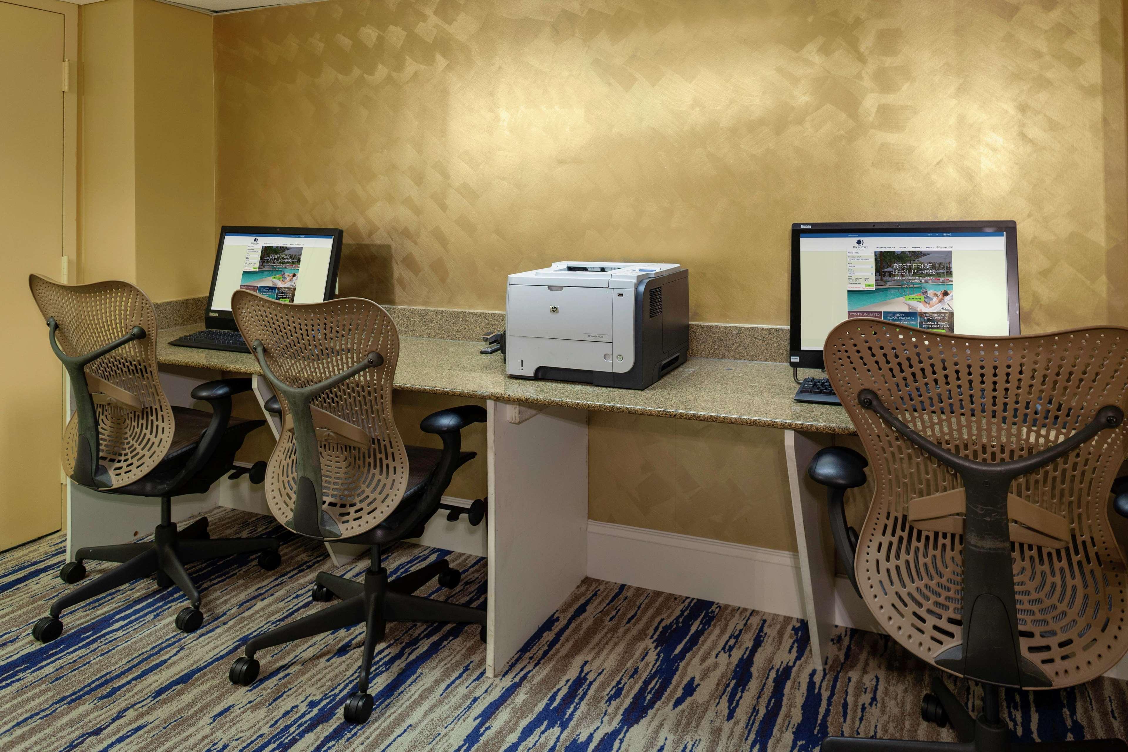 Doubletree By Hilton Palm Gardens 4*