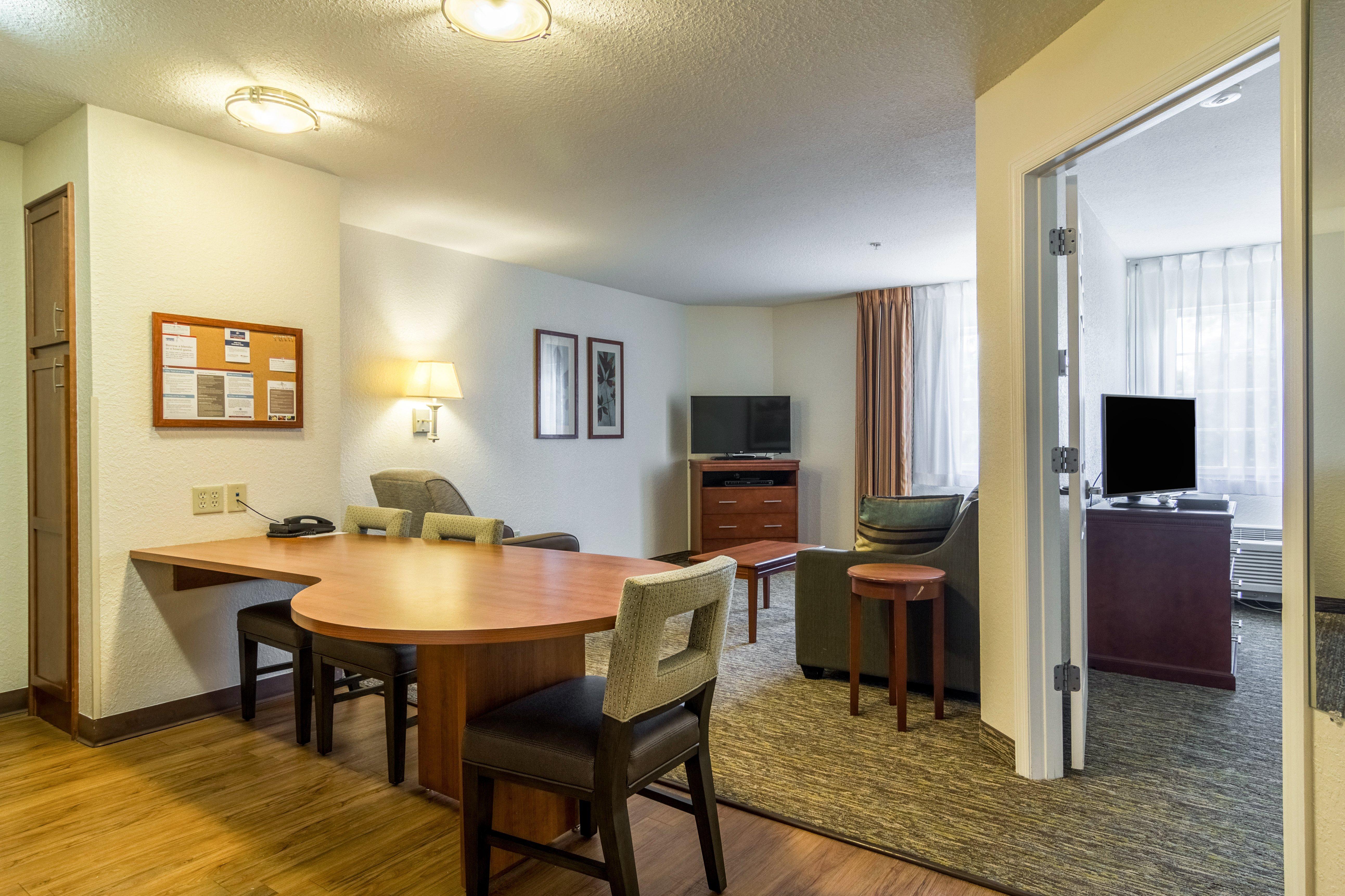 Candlewood East Merril Road By Ihg Jacksonville